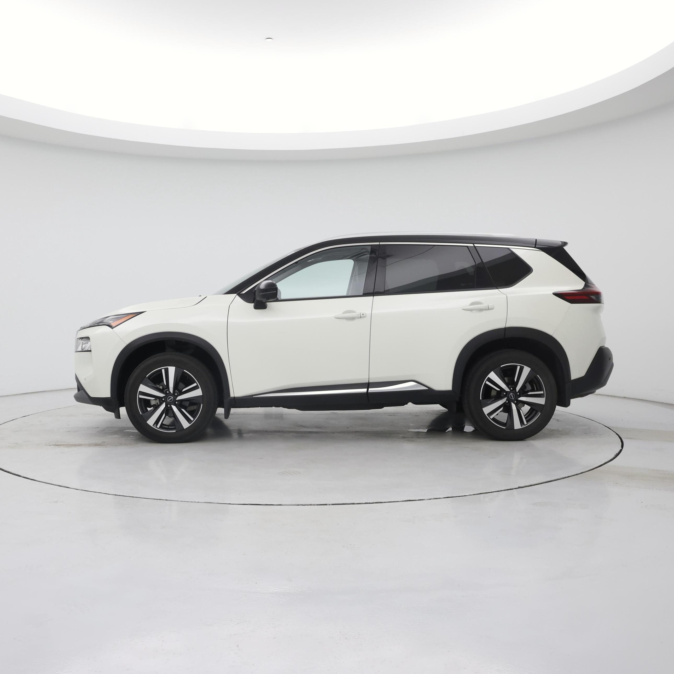 Thumbnail: 2021 Nissan Rogue - 3