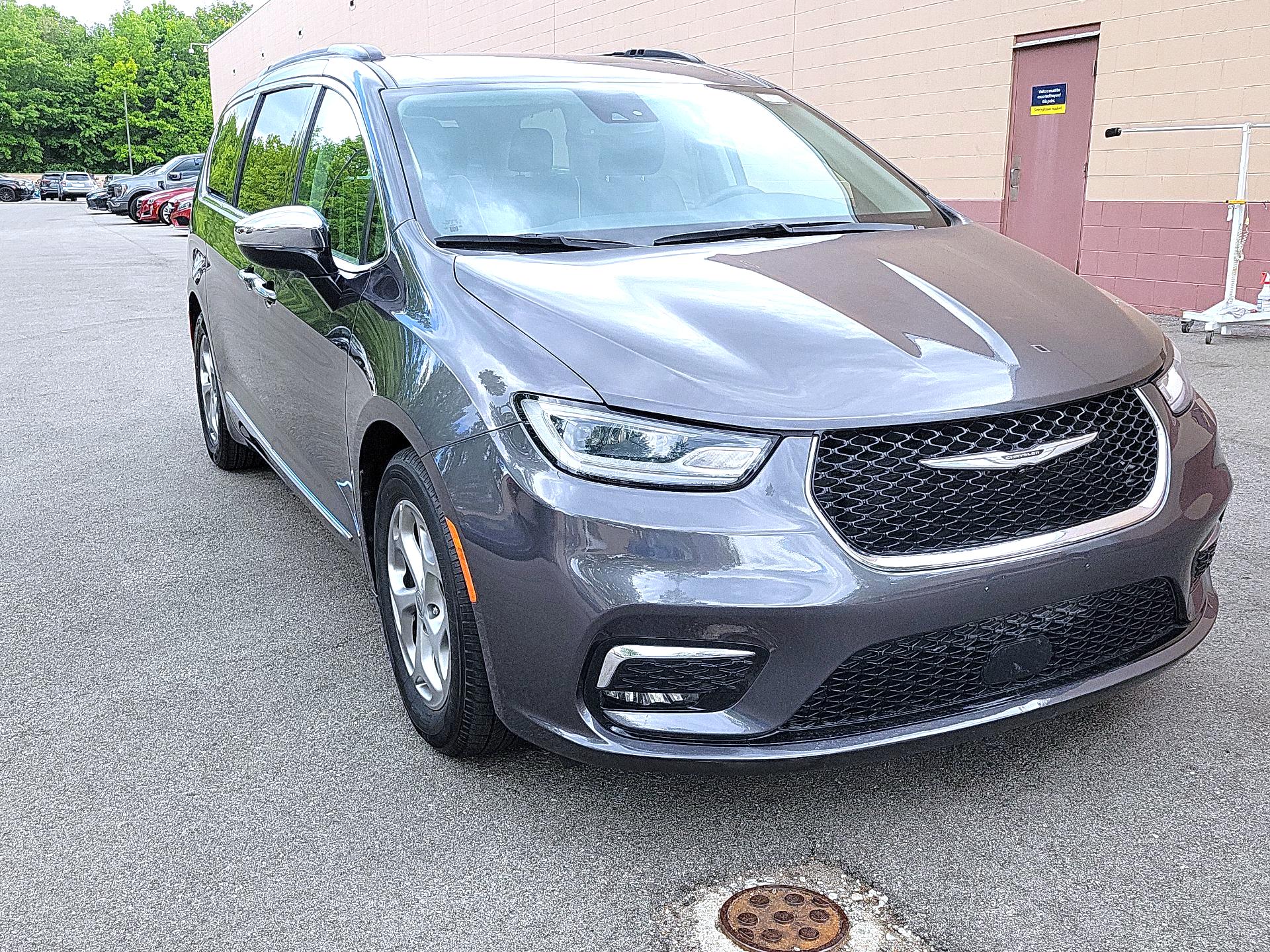 Thumbnail: 2023 Chrysler Pacifica - 1