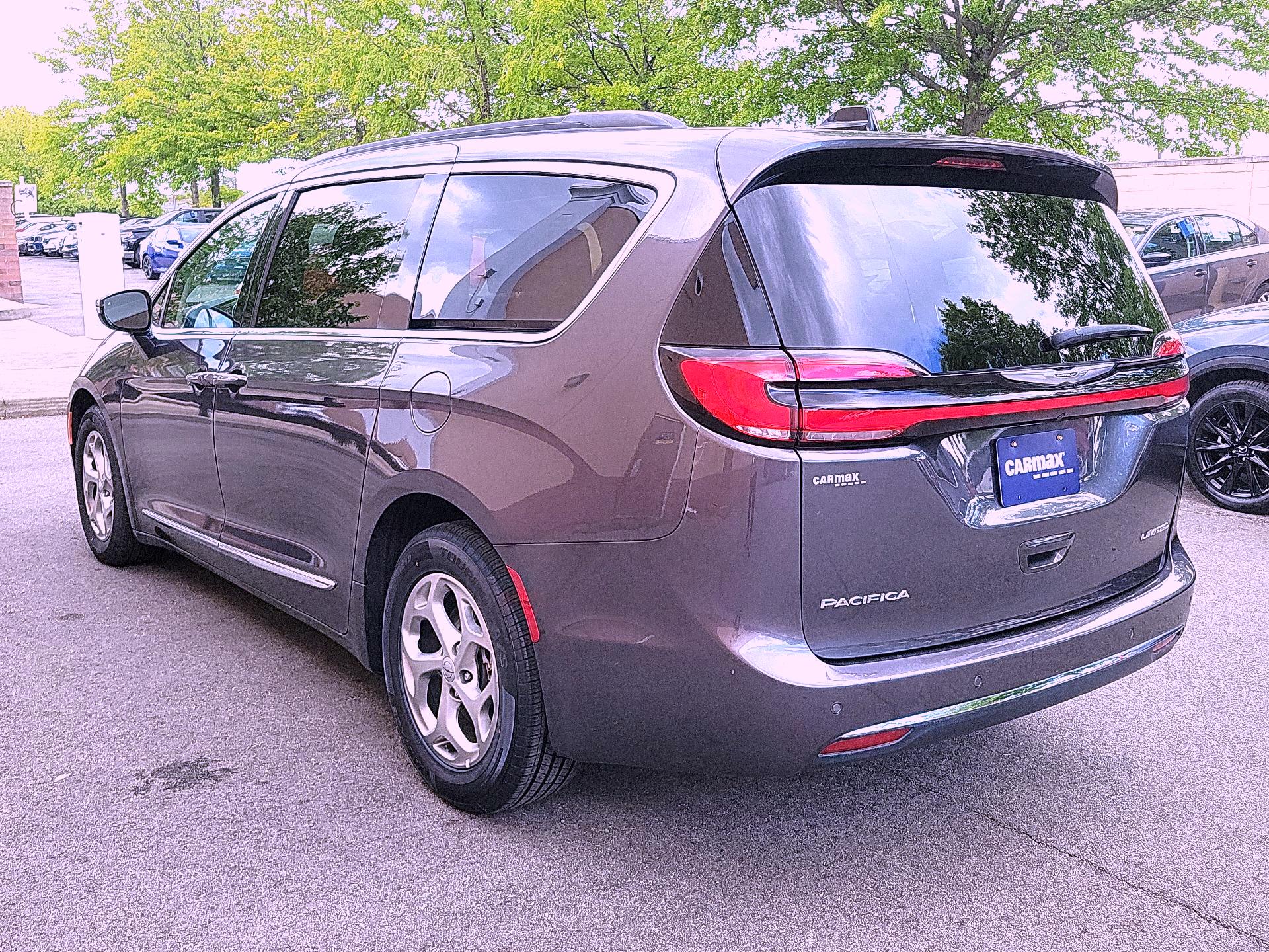 Thumbnail: 2023 Chrysler Pacifica - 7