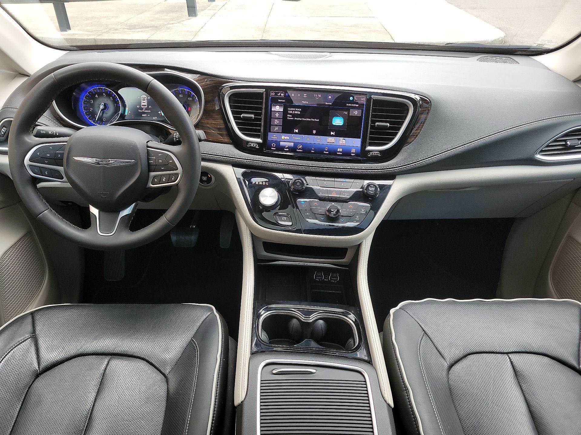 Thumbnail: 2023 Chrysler Pacifica - 8