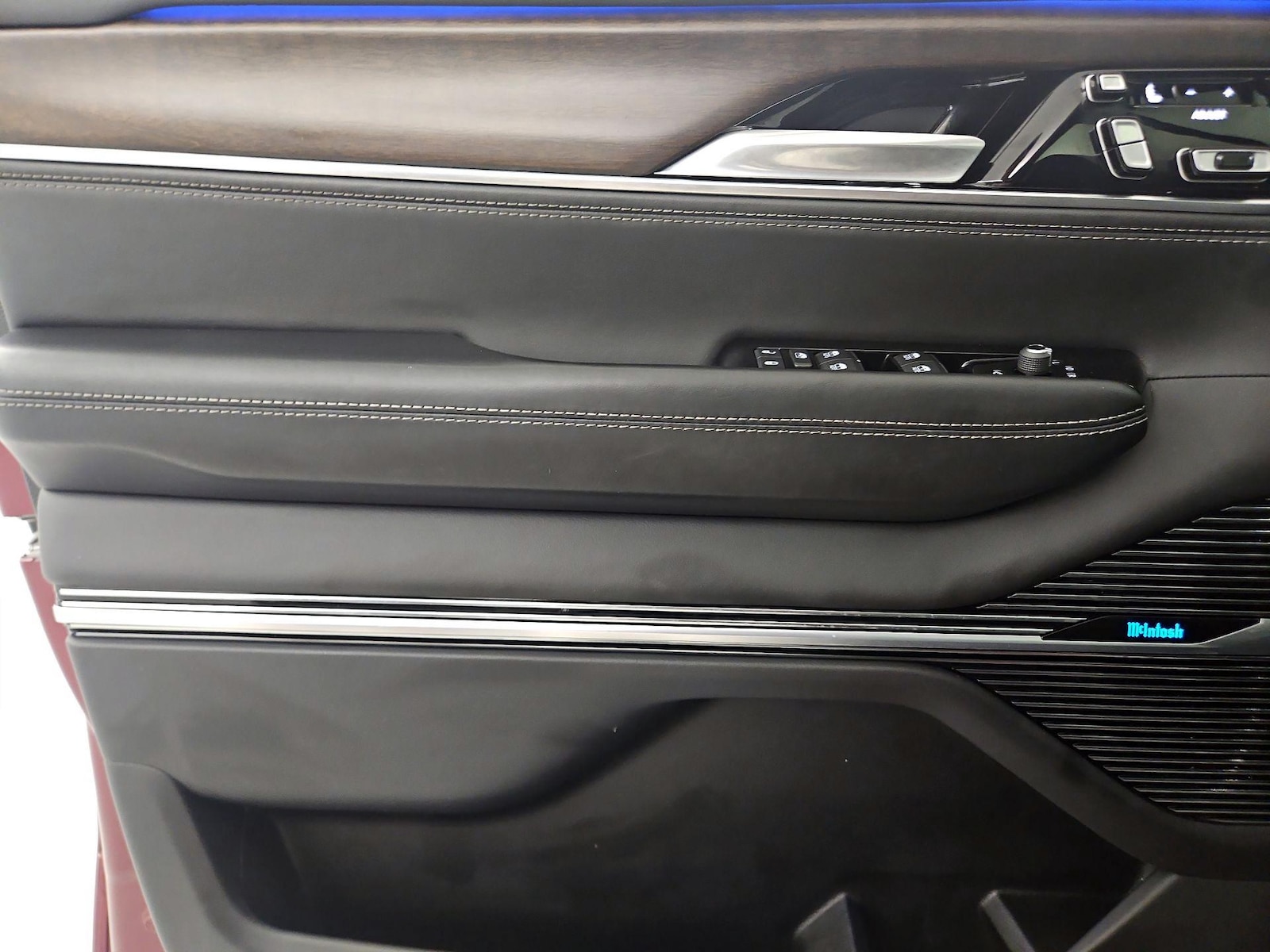 2023 Jeep Grand Wagoneer Series II - Photo 11
