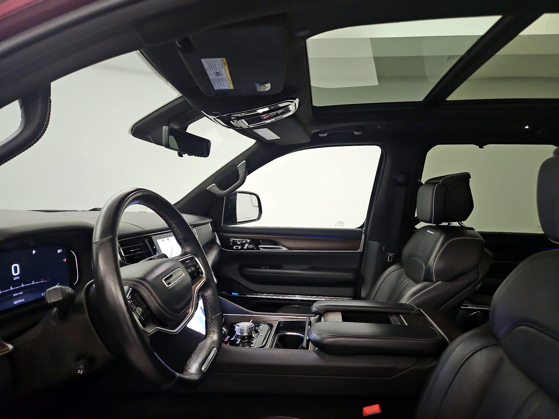 Thumbnail: 2023 Jeep Grand Wagoneer - 18