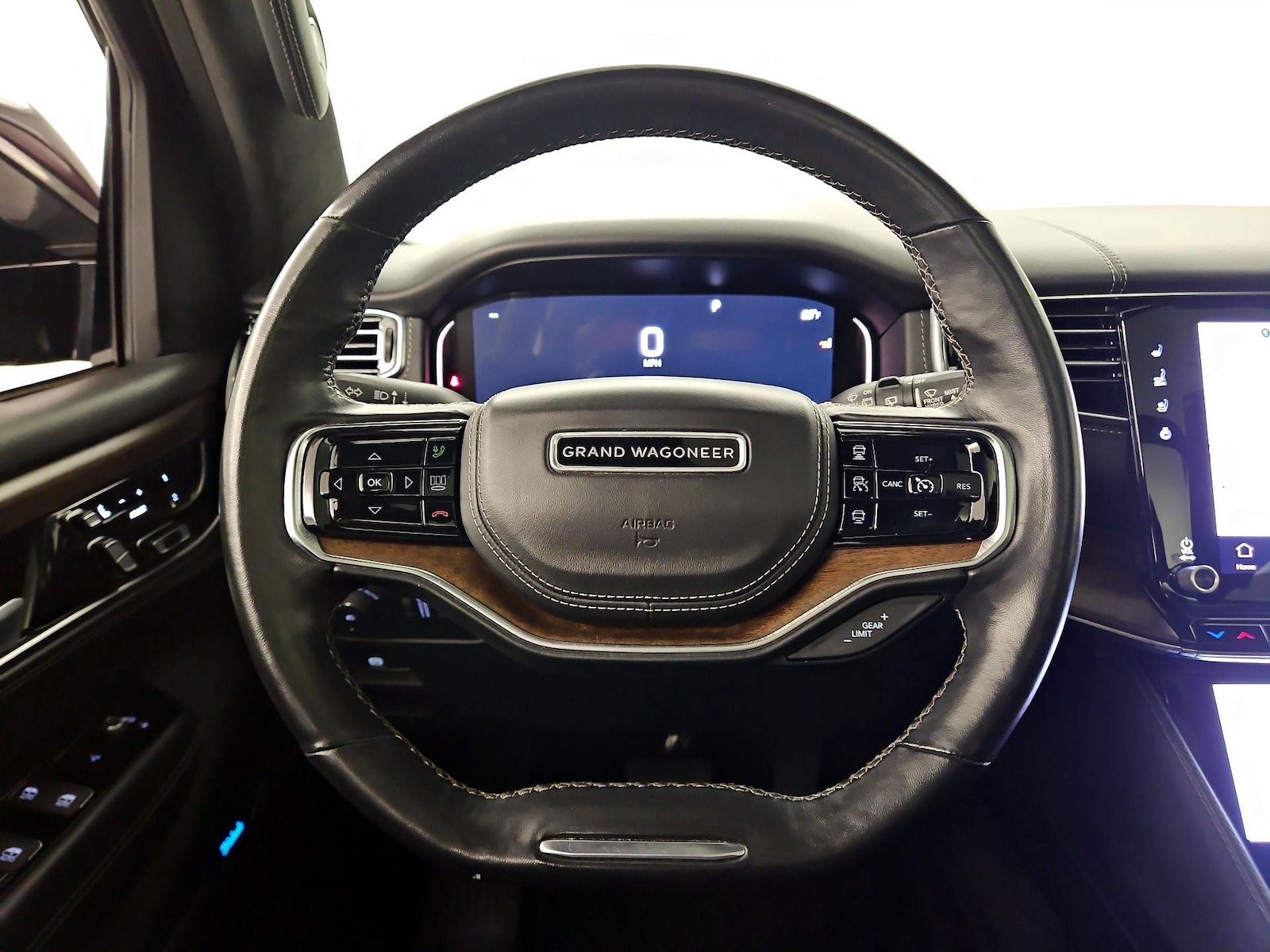 2023 Jeep Grand Wagoneer Series II - Photo 9