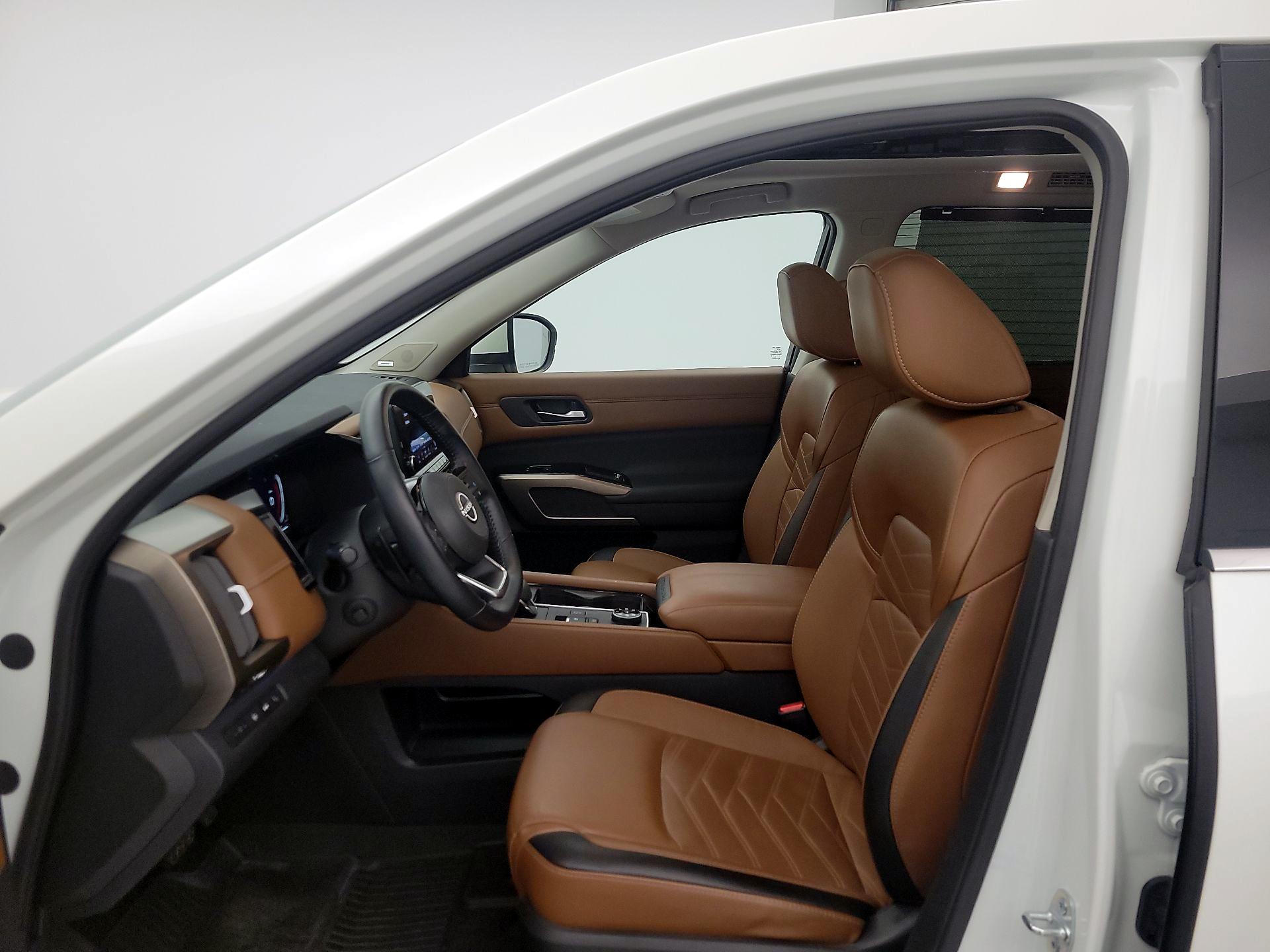 Thumbnail: 2023 Nissan Pathfinder - 11