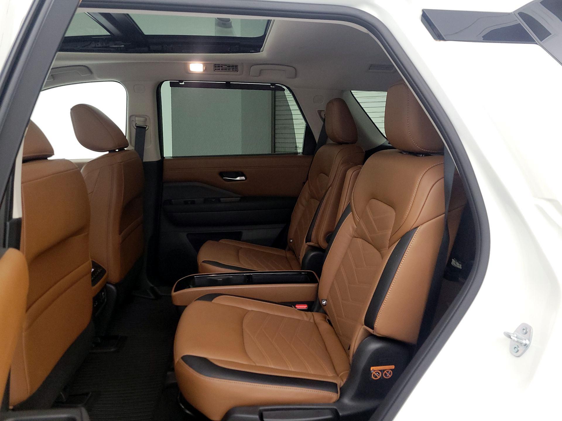 Thumbnail: 2023 Nissan Pathfinder - 20