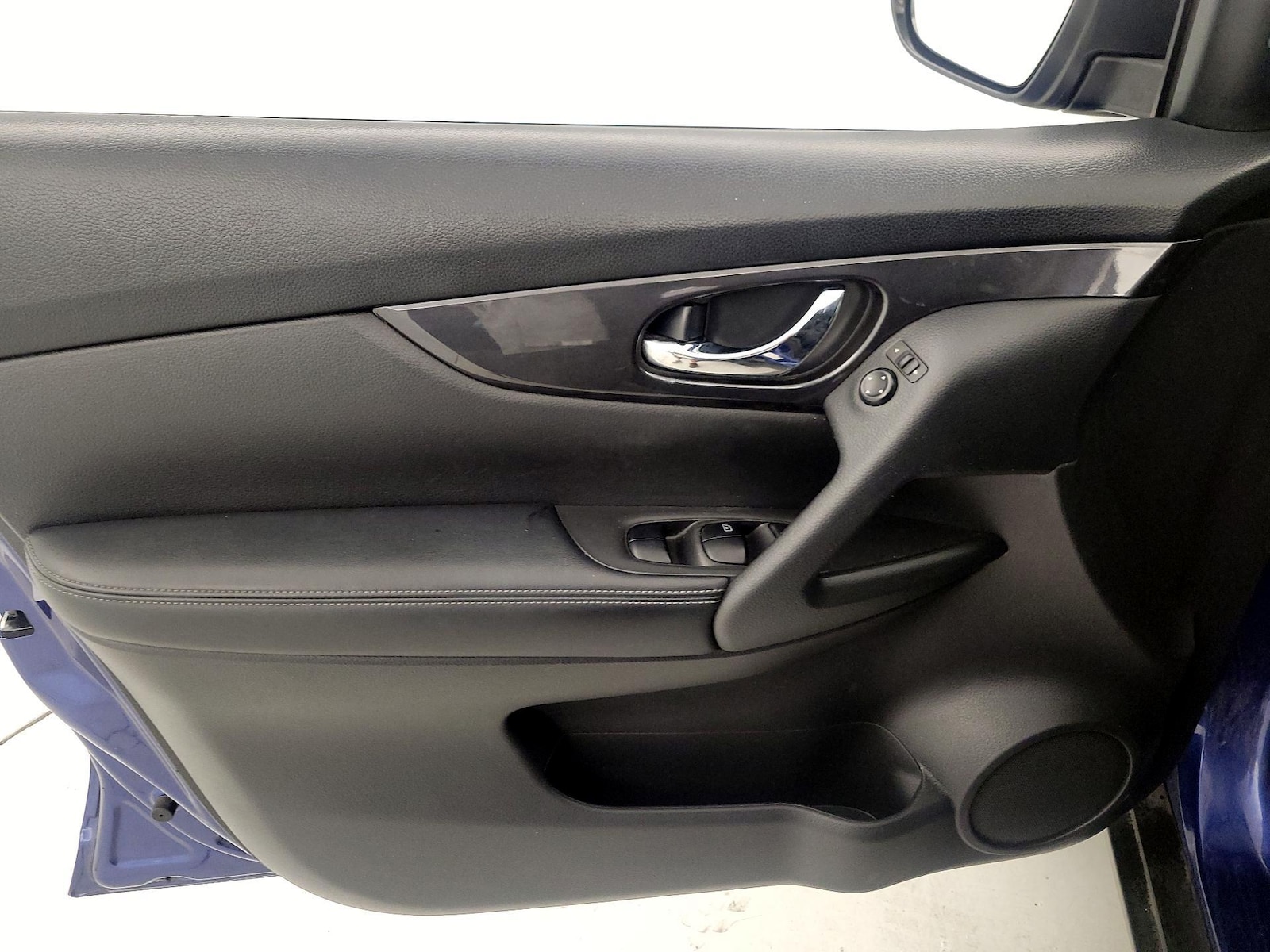 2020 Nissan Rogue SV - Photo 13