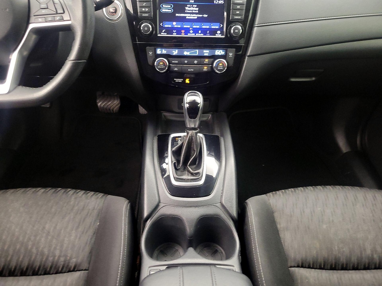 2020 Nissan Rogue SV - Photo 18