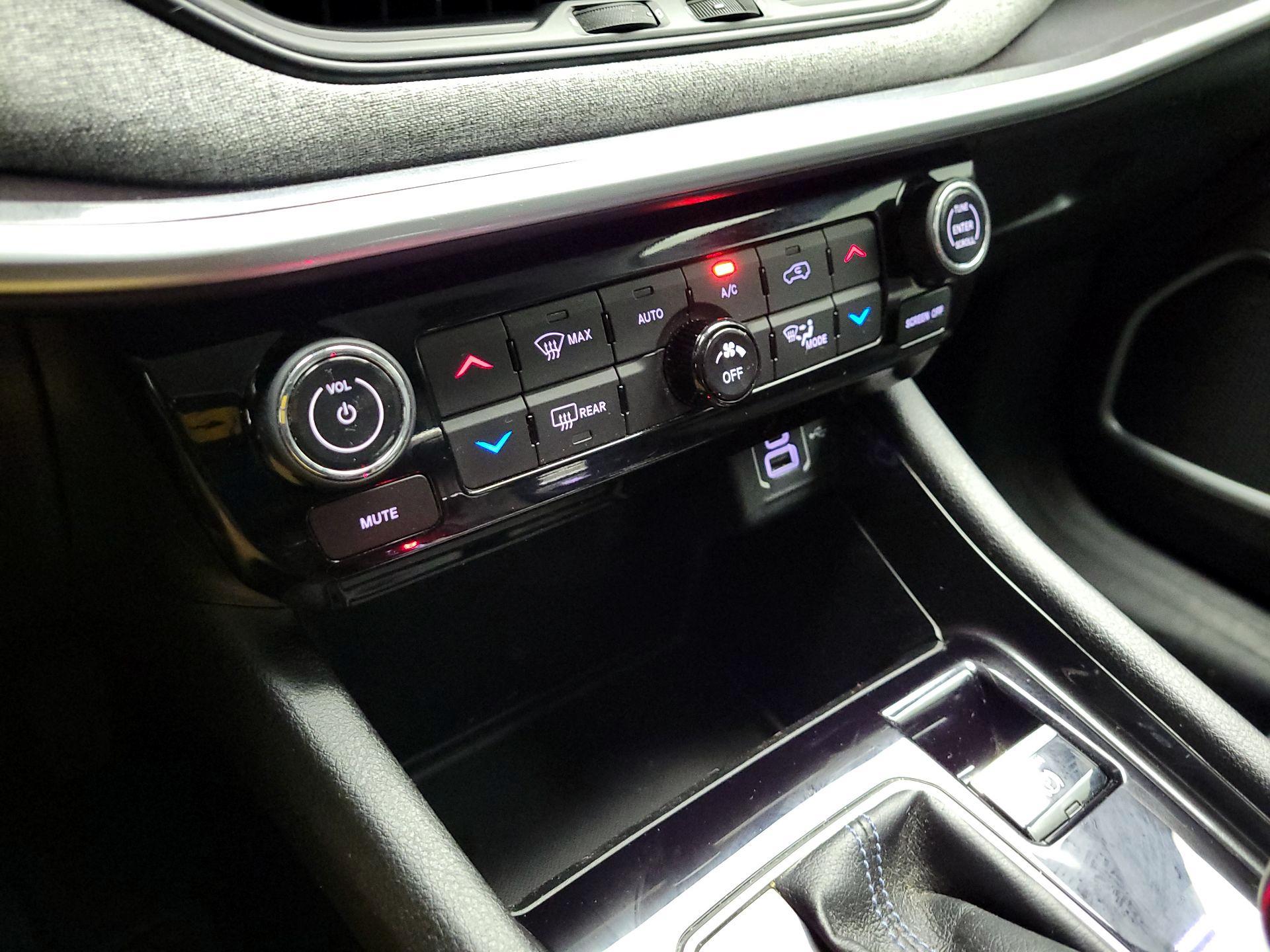 Thumbnail: 2022 Jeep Compass - 15