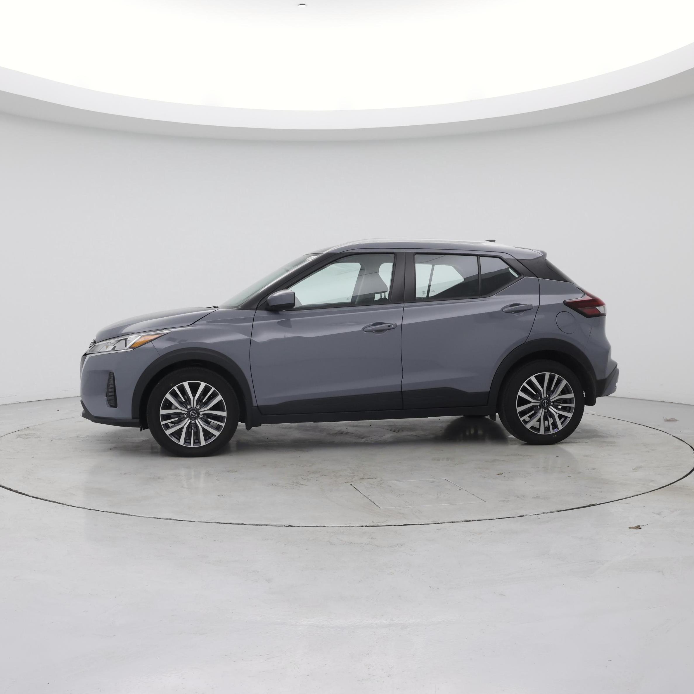 Thumbnail: 2023 Nissan Kicks - 3