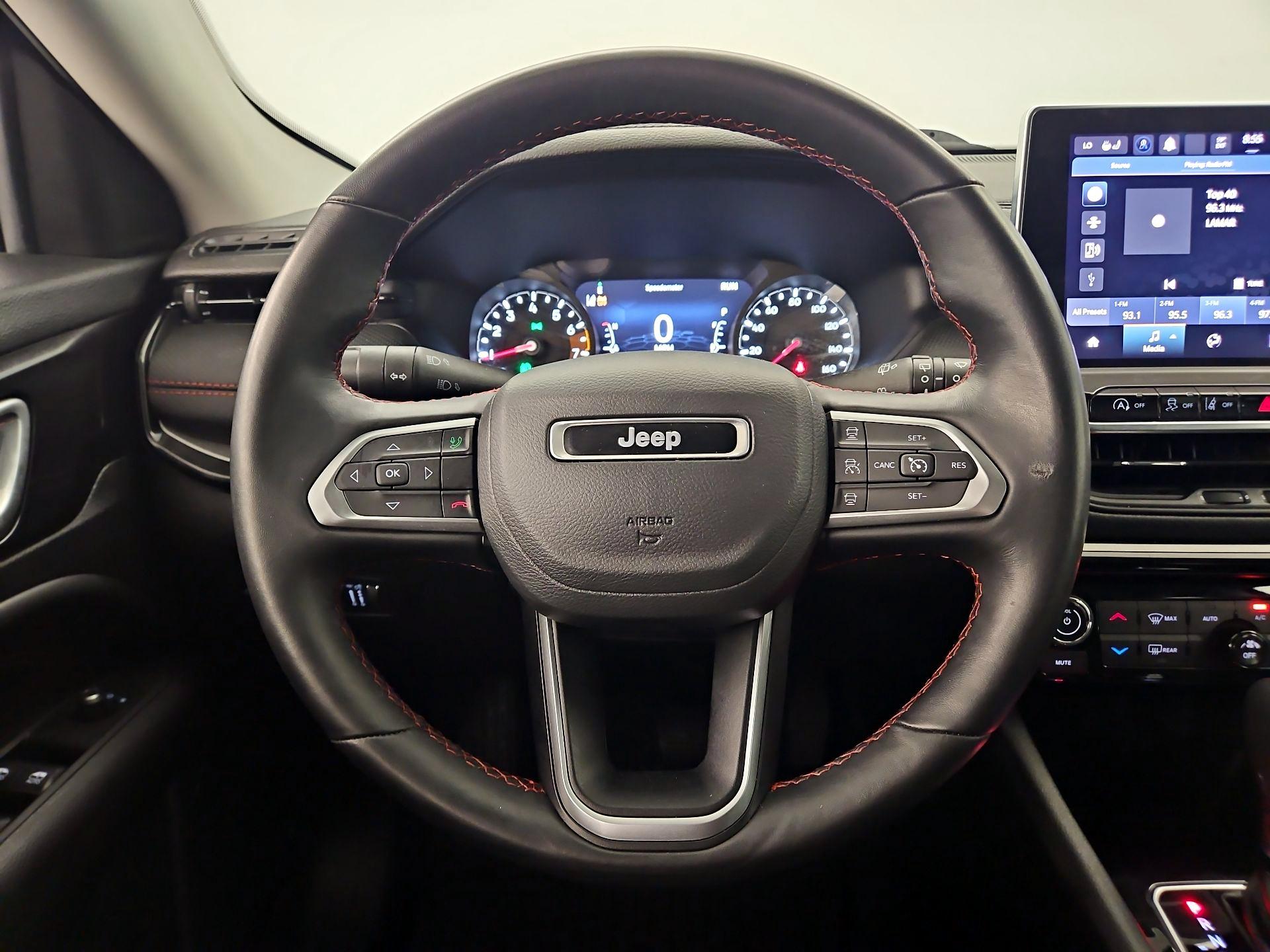 Thumbnail: 2022 Jeep Compass - 10