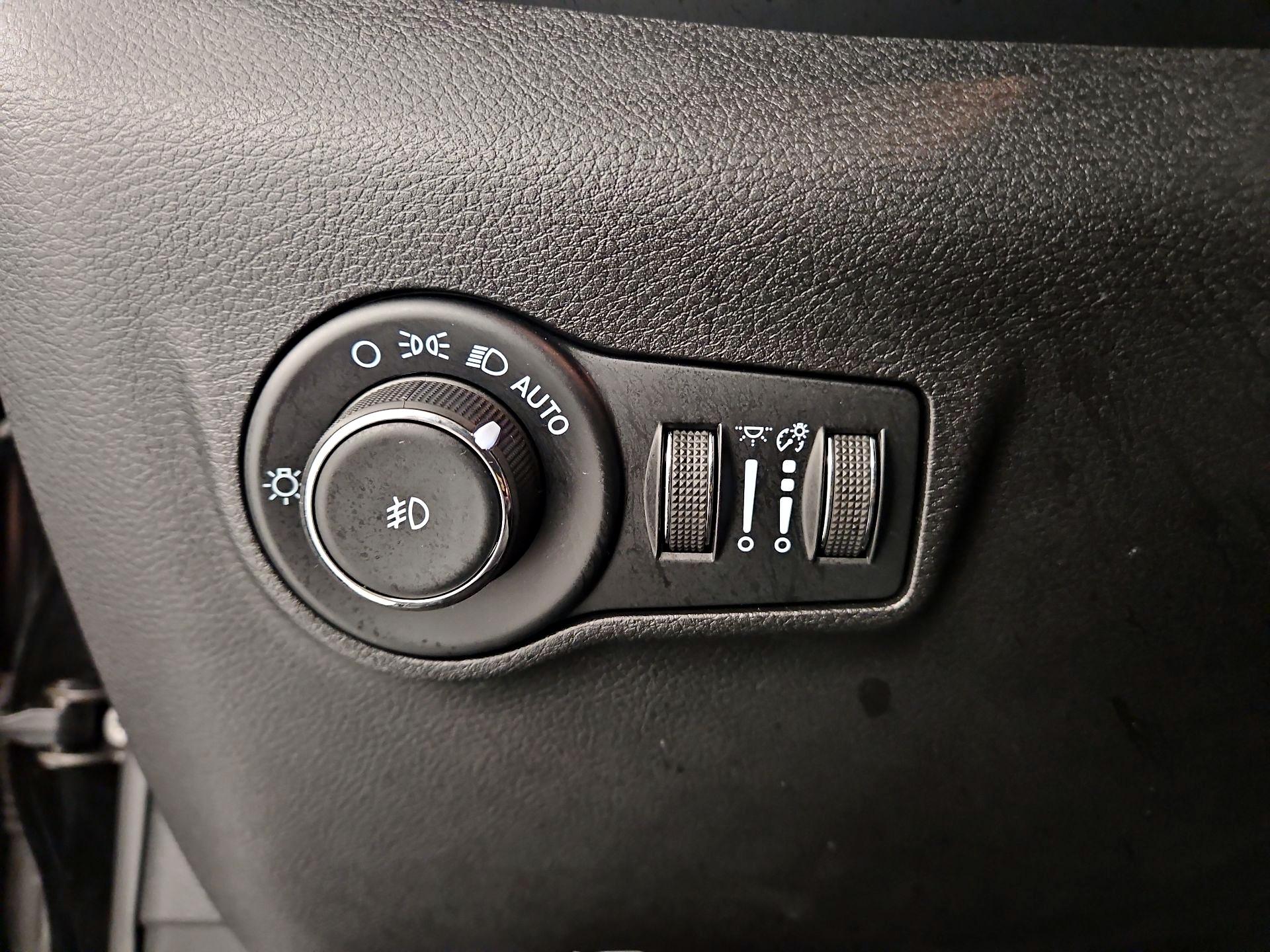 Thumbnail: 2022 Jeep Compass - 13