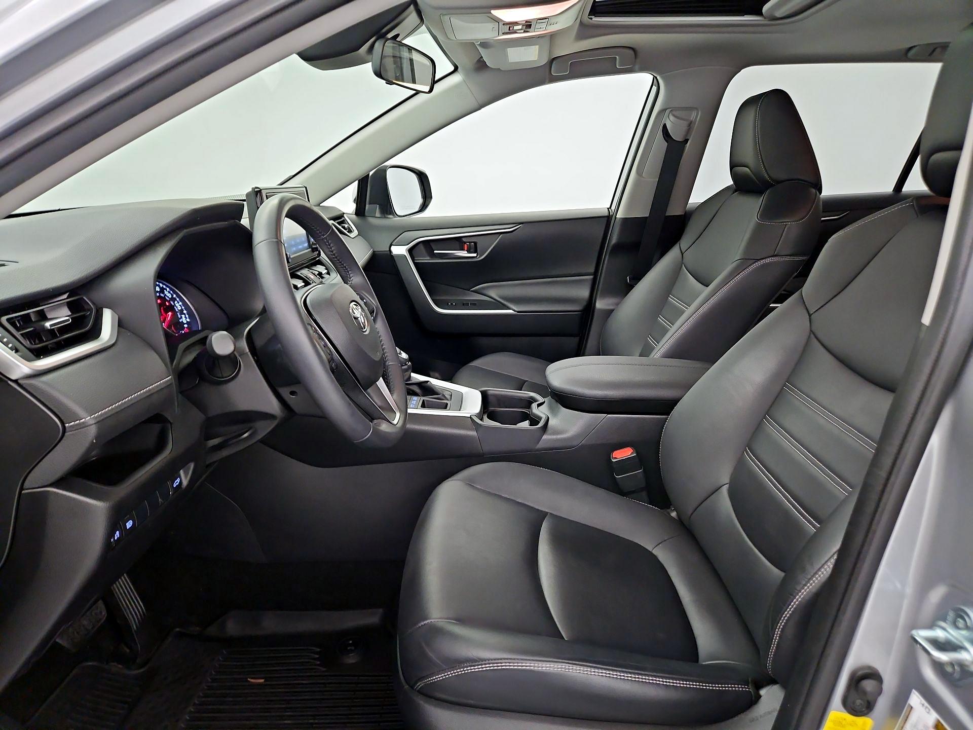 Thumbnail: 2019 Toyota RAV4 - 11