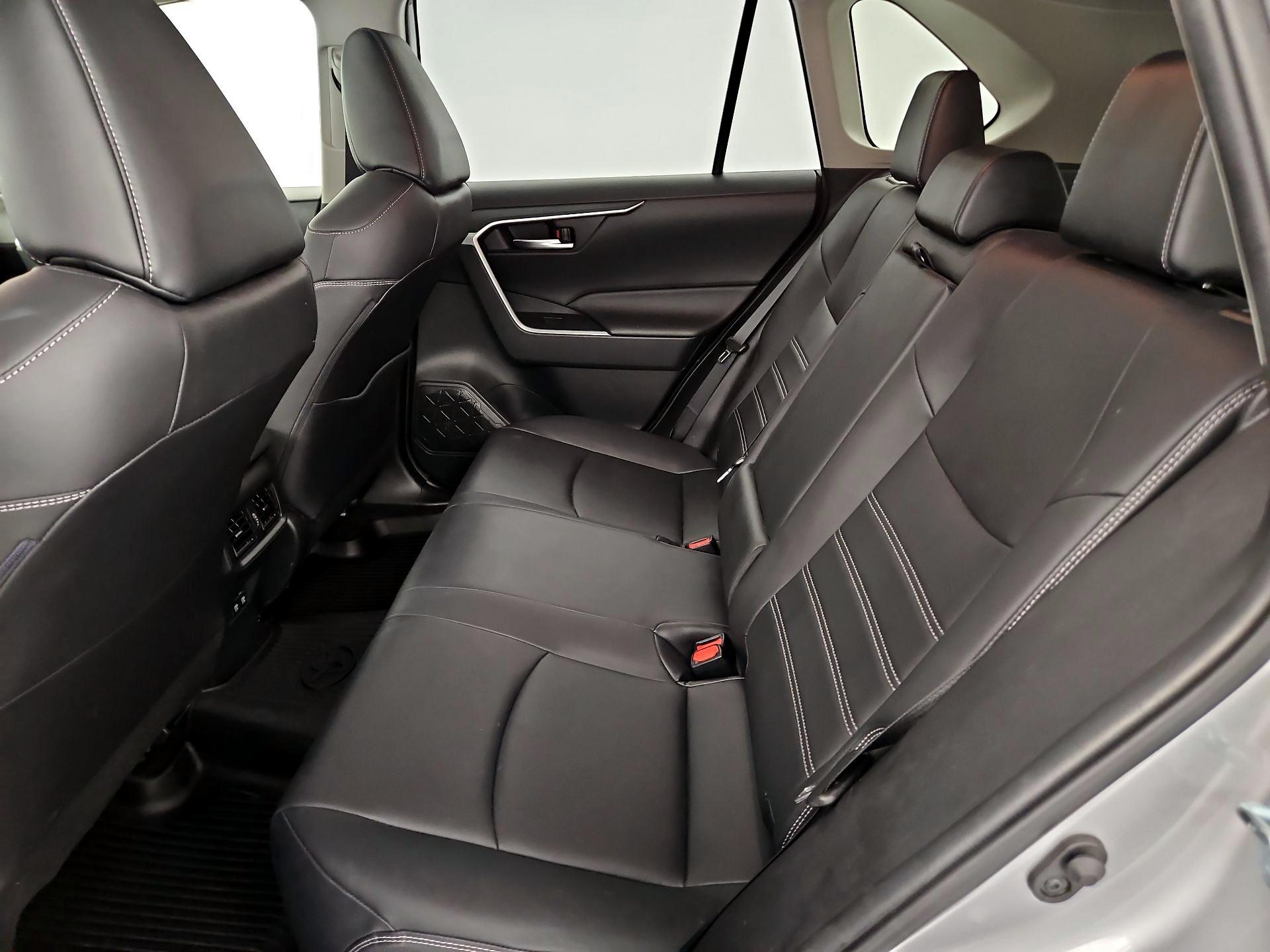 Thumbnail: 2019 Toyota RAV4 - 20