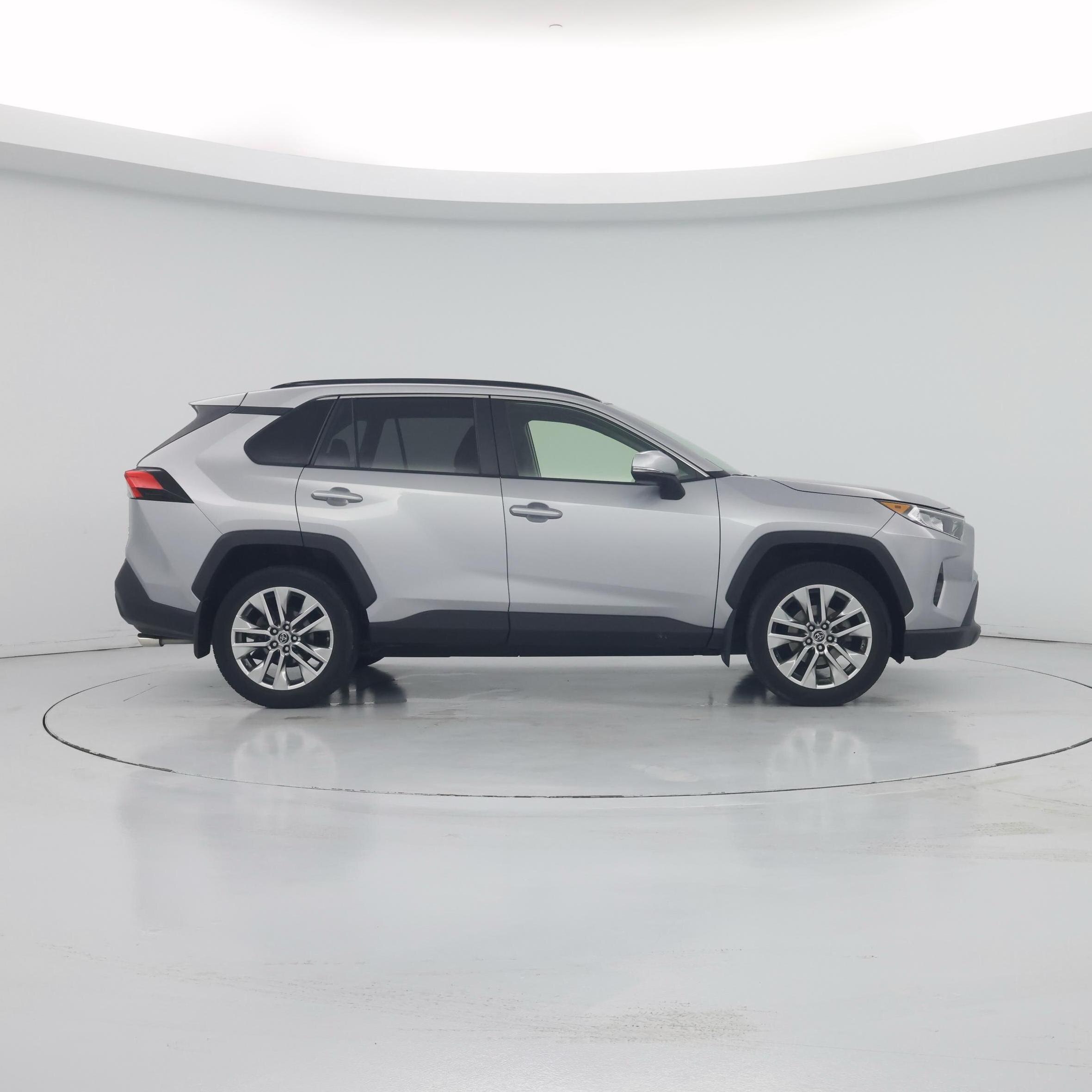 Thumbnail: 2019 Toyota RAV4 - 7