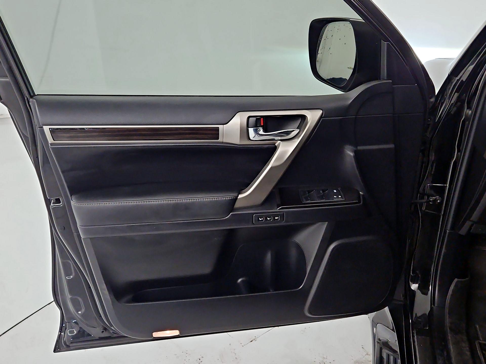 Thumbnail: 2015 Lexus GX - 12