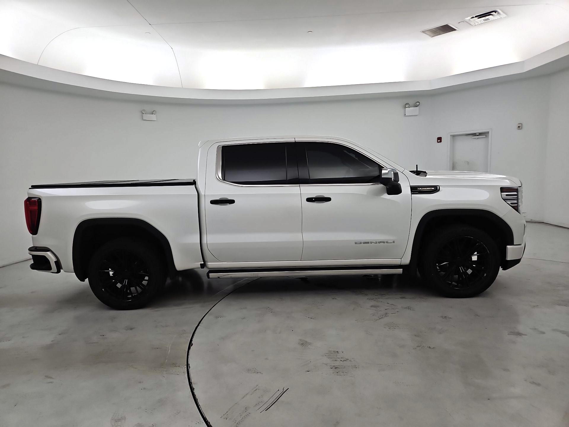 Thumbnail: 2023 GMC Sierra 1500 - 4