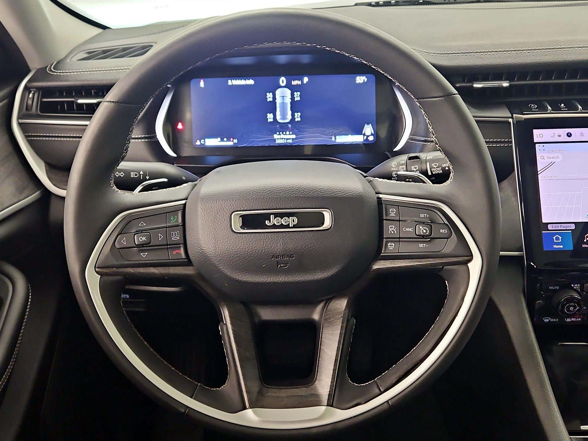 Thumbnail: 2023 Jeep Grand Cherokee - 10