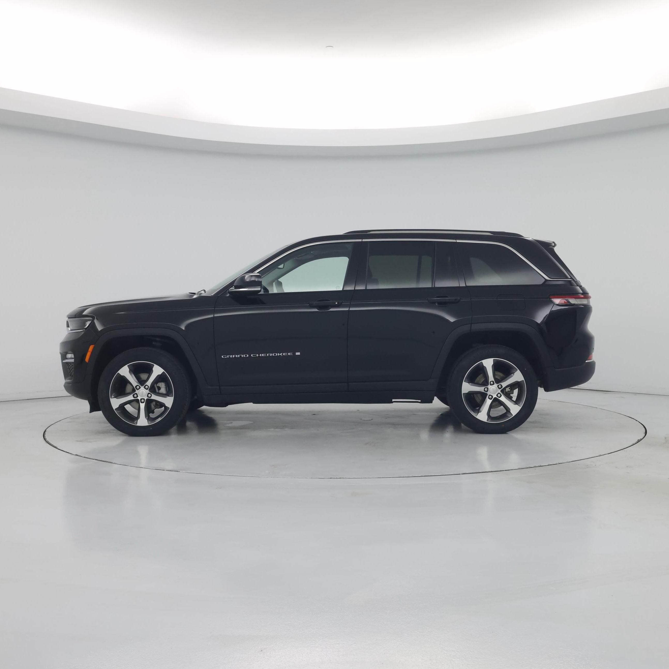 Thumbnail: 2023 Jeep Grand Cherokee - 3