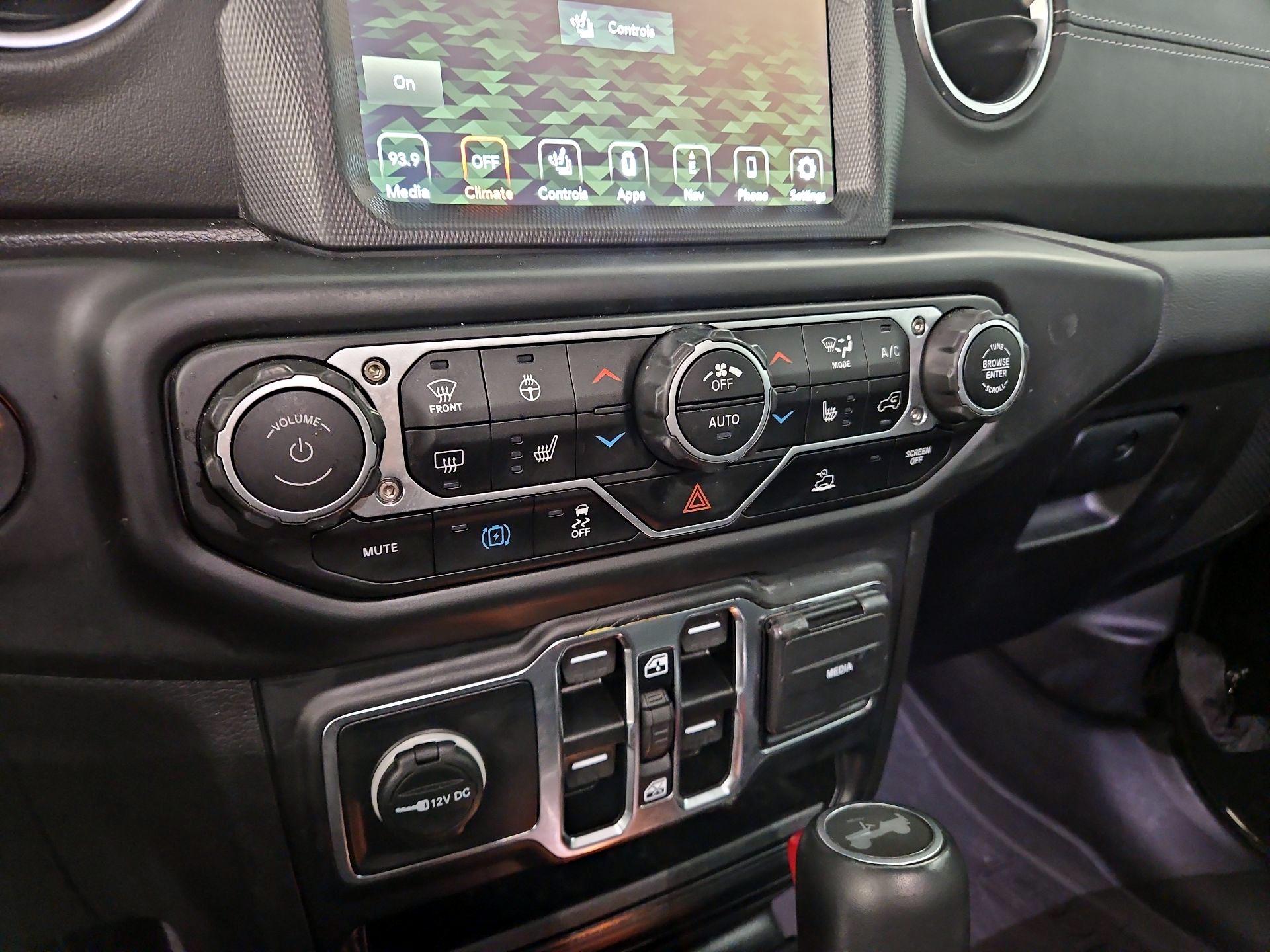 Thumbnail: 2023 Jeep Wrangler - 17