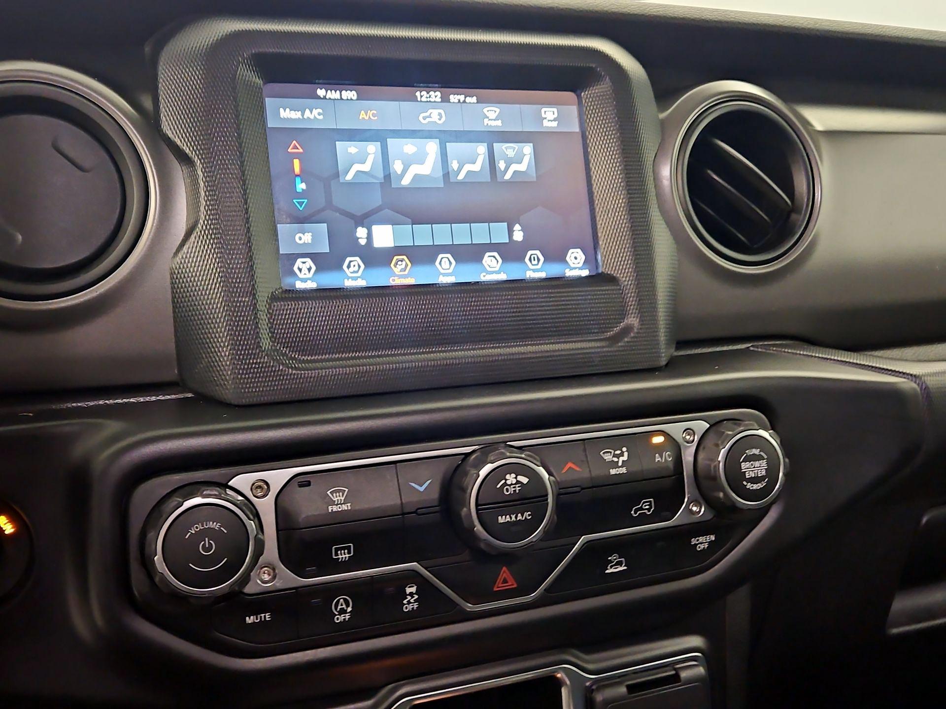 Thumbnail: 2022 Jeep Wrangler - 16