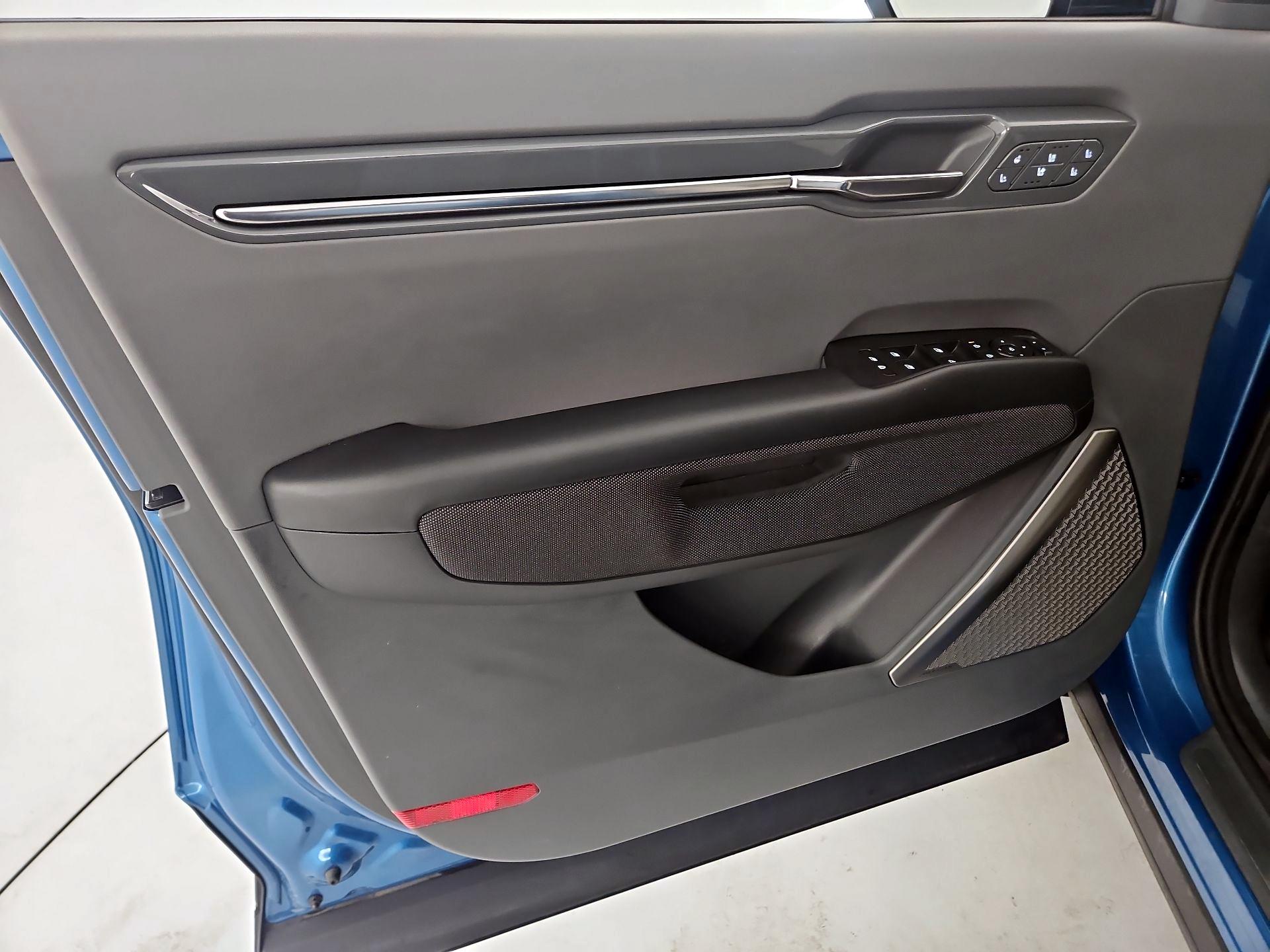 Thumbnail: 2024 Kia EV9 - 12