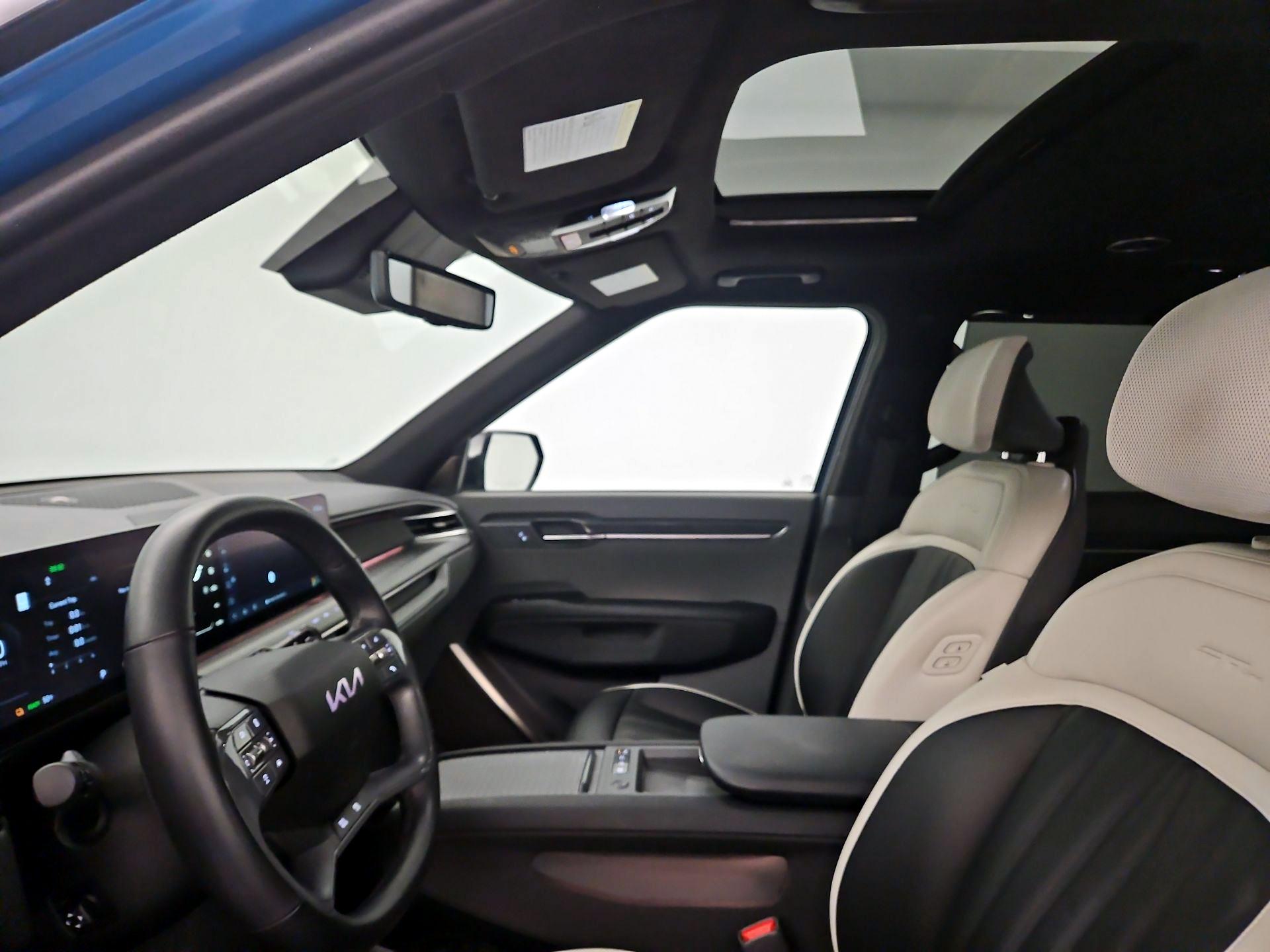Thumbnail: 2024 Kia EV9 - 20