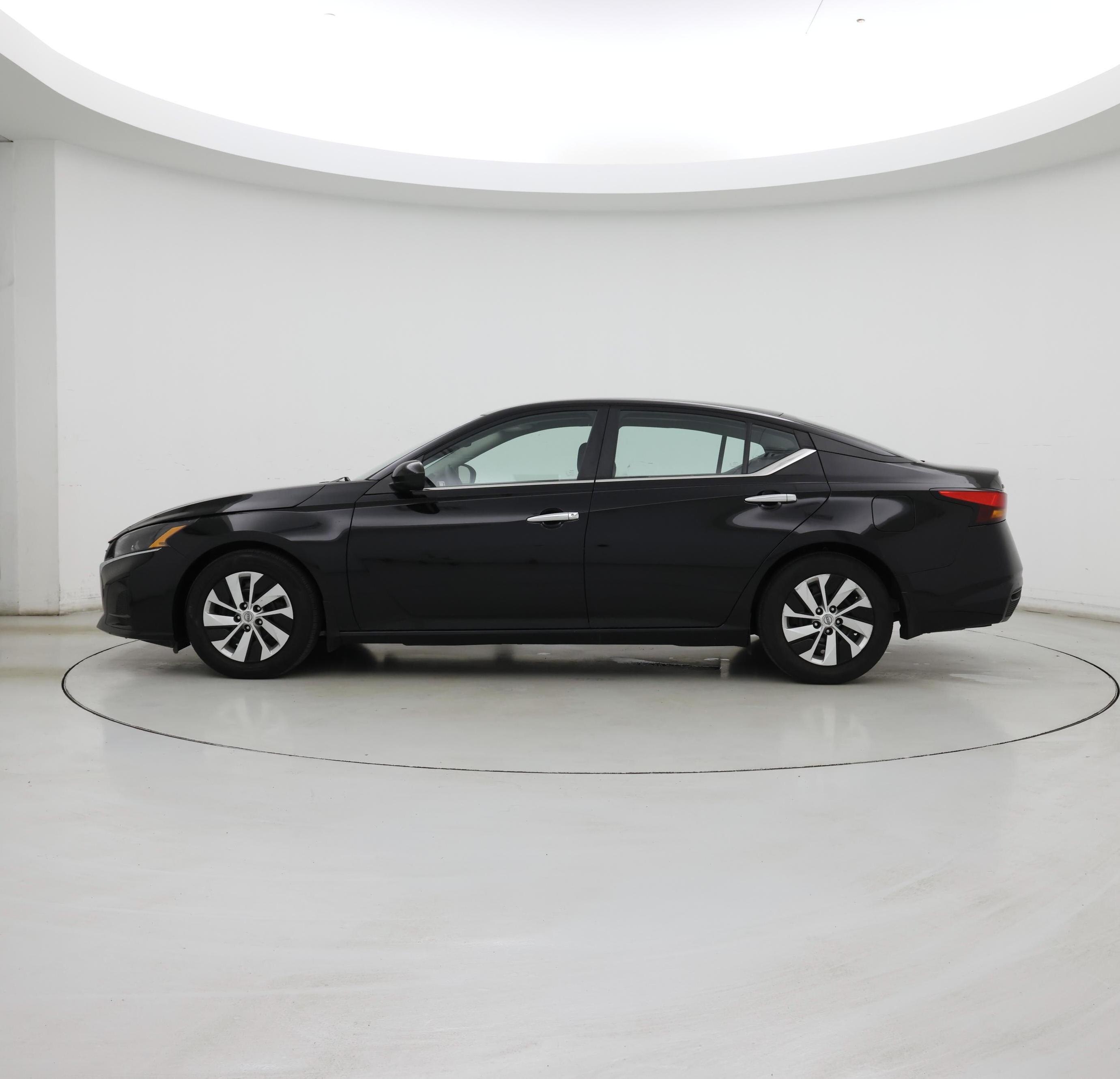 Thumbnail: 2023 Nissan Altima - 3