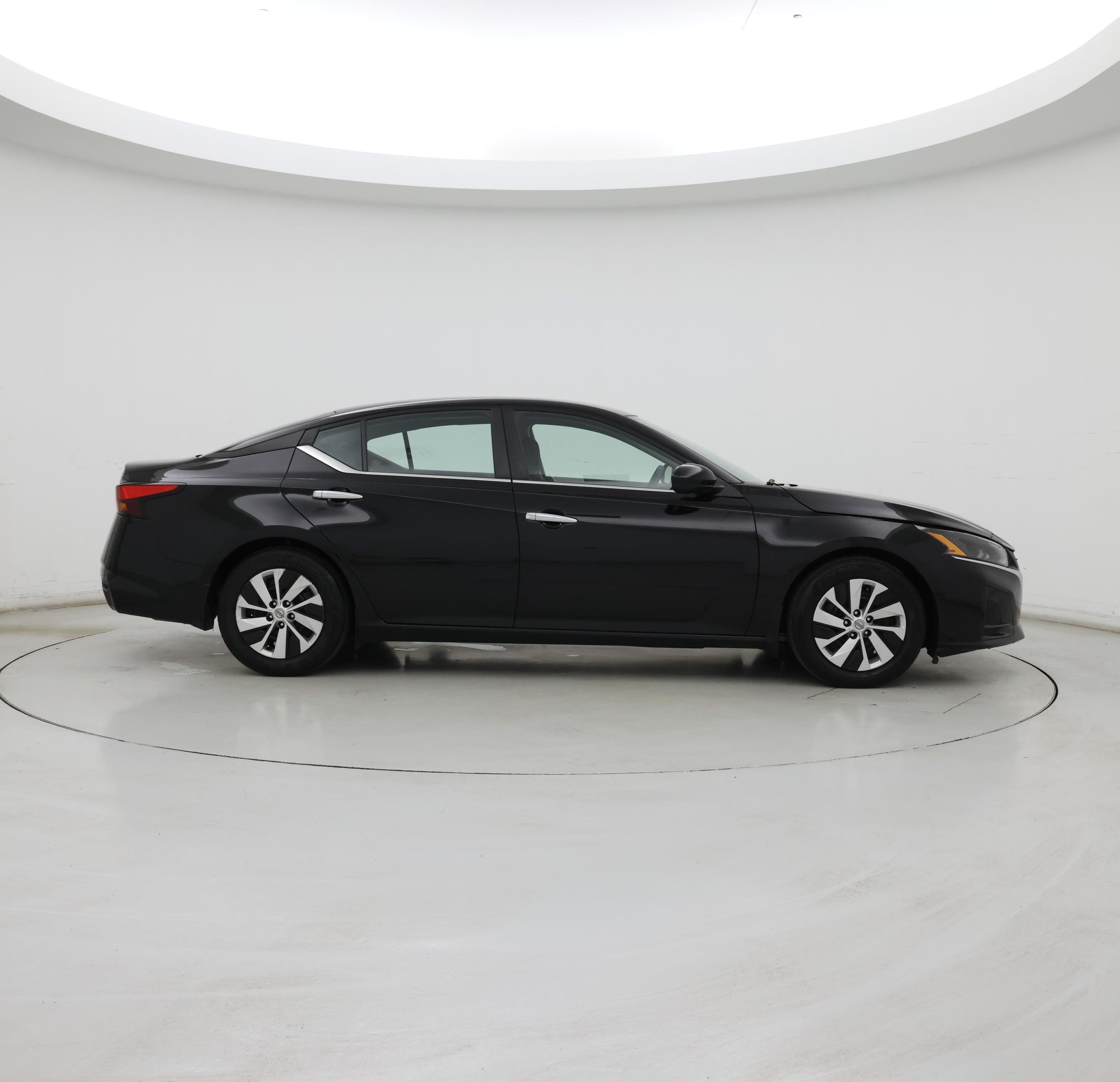 Thumbnail: 2023 Nissan Altima - 7