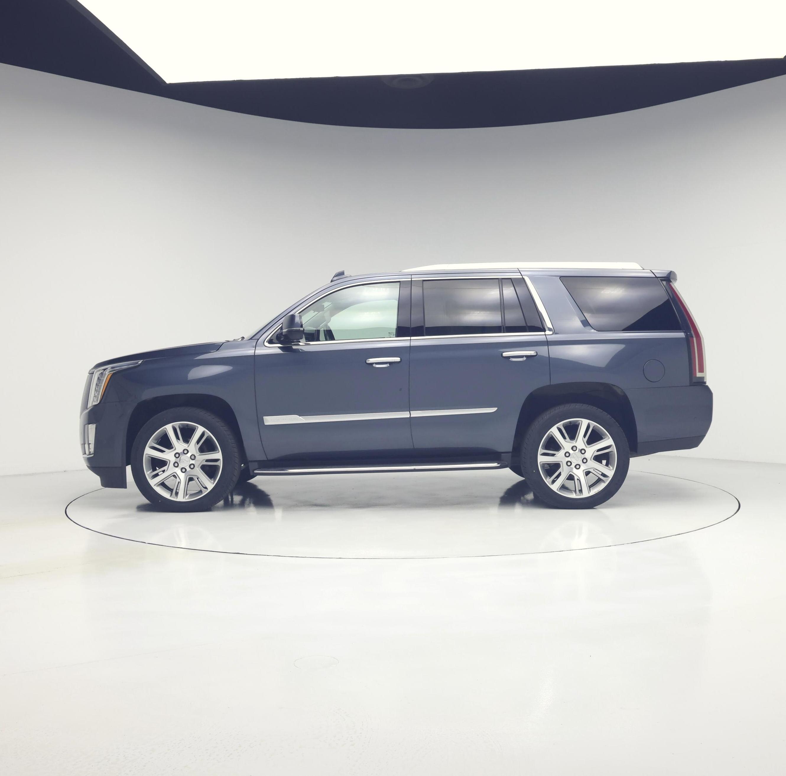 Thumbnail: 2020 Cadillac Escalade - 3