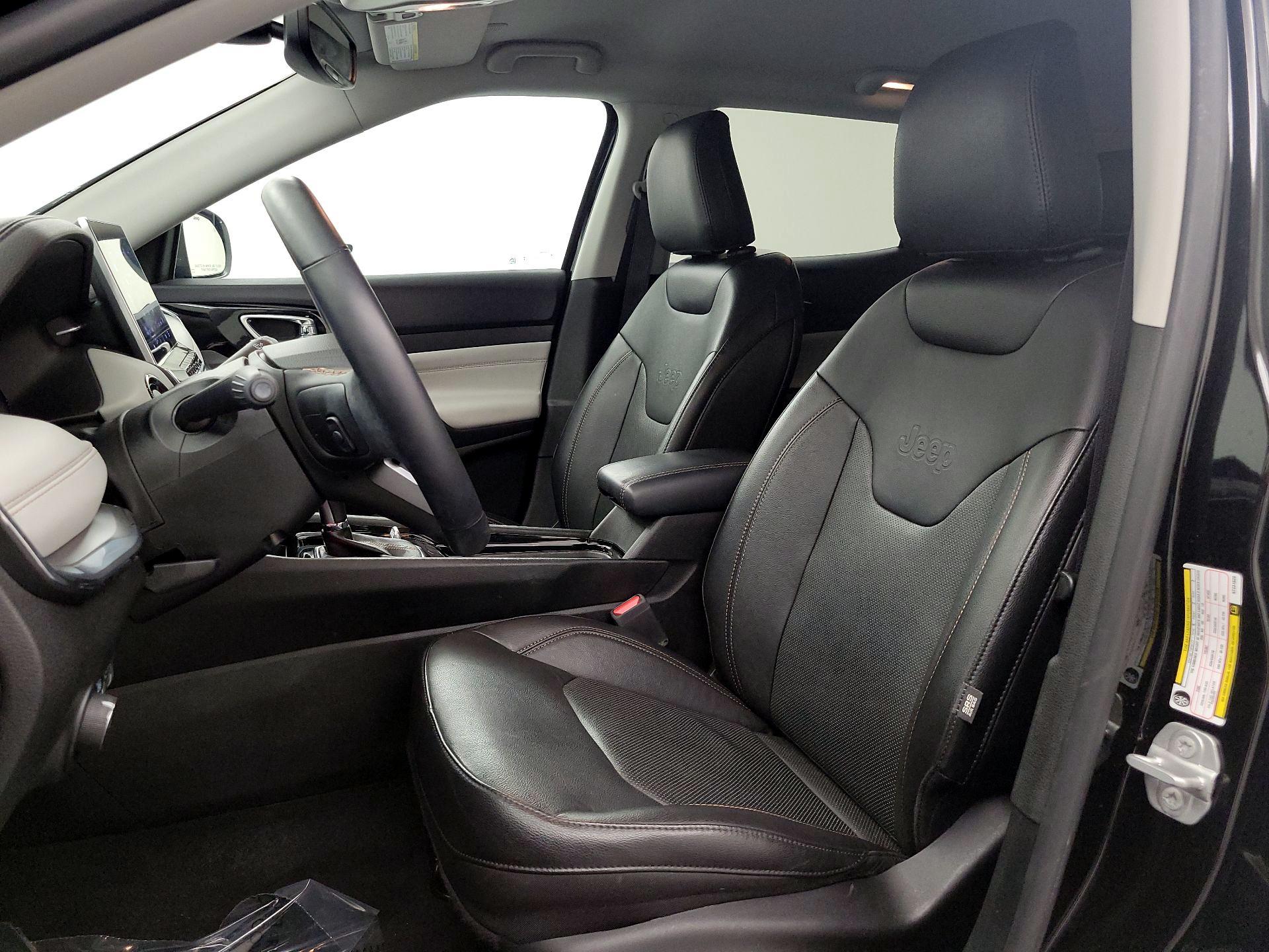 Thumbnail: 2022 Jeep Compass - 11