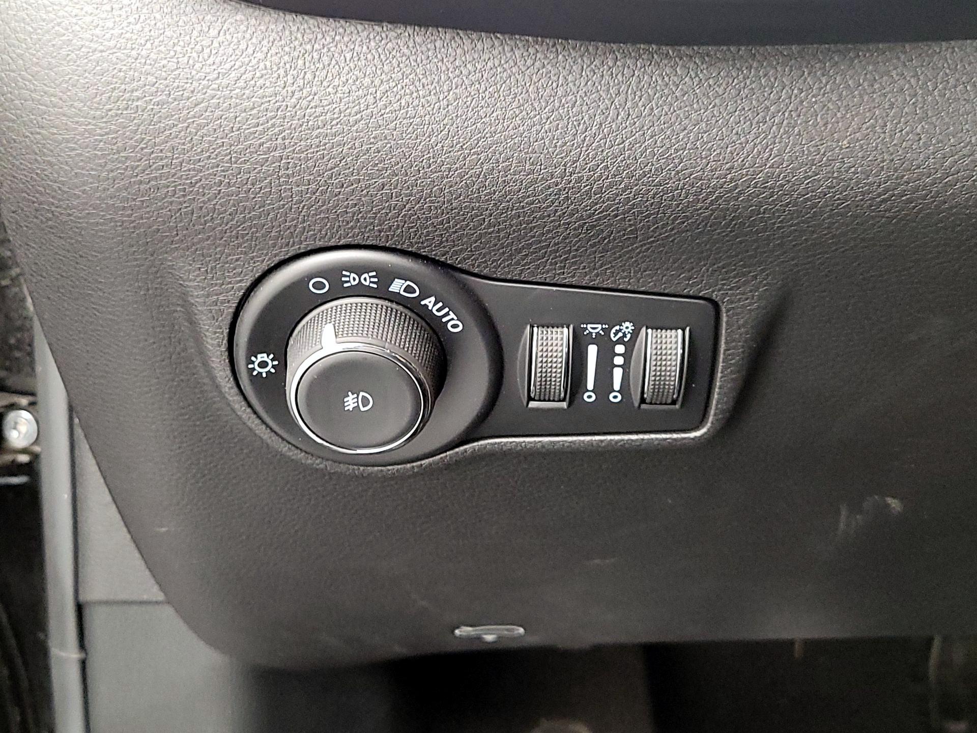 Thumbnail: 2022 Jeep Compass - 13