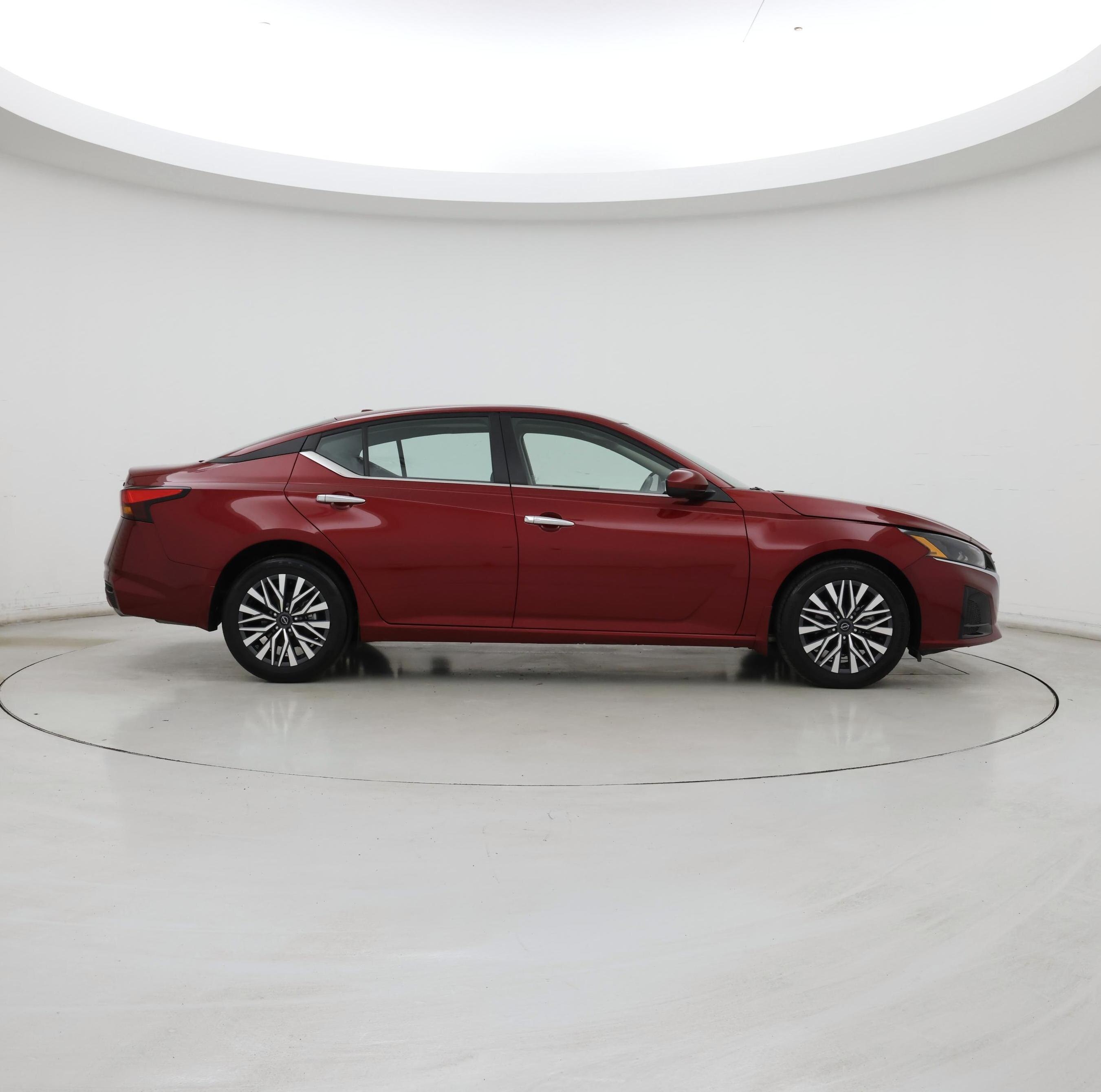 Thumbnail: 2023 Nissan Altima - 7