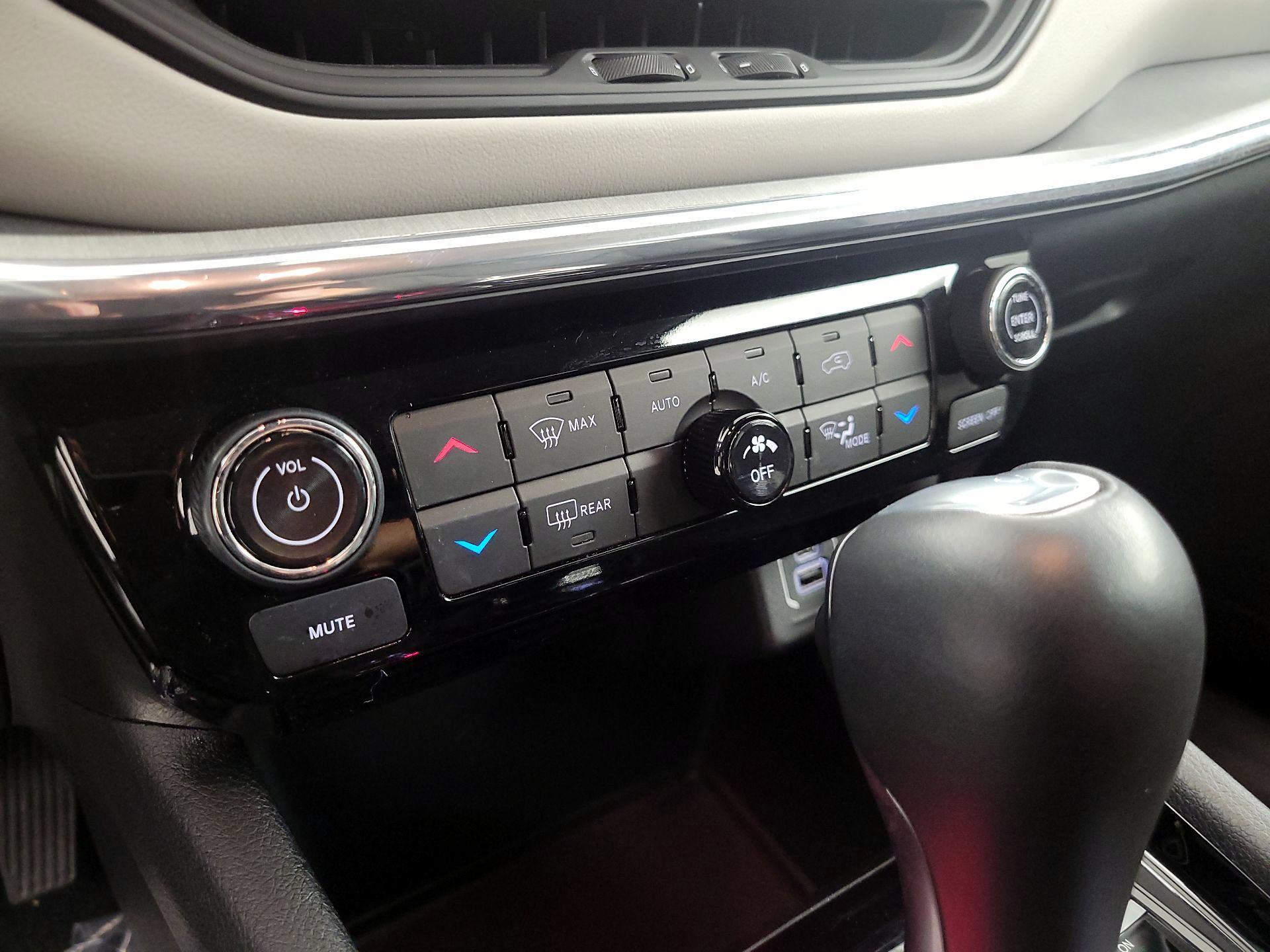 Thumbnail: 2022 Jeep Compass - 16