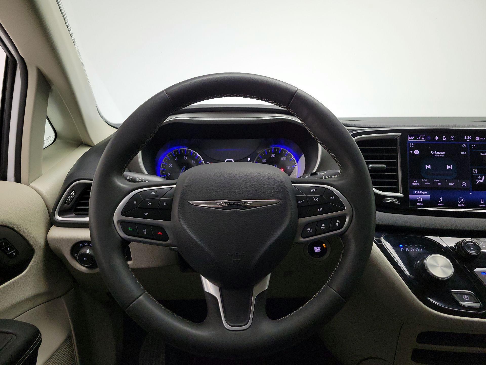 Thumbnail: 2023 Chrysler Pacifica - 10
