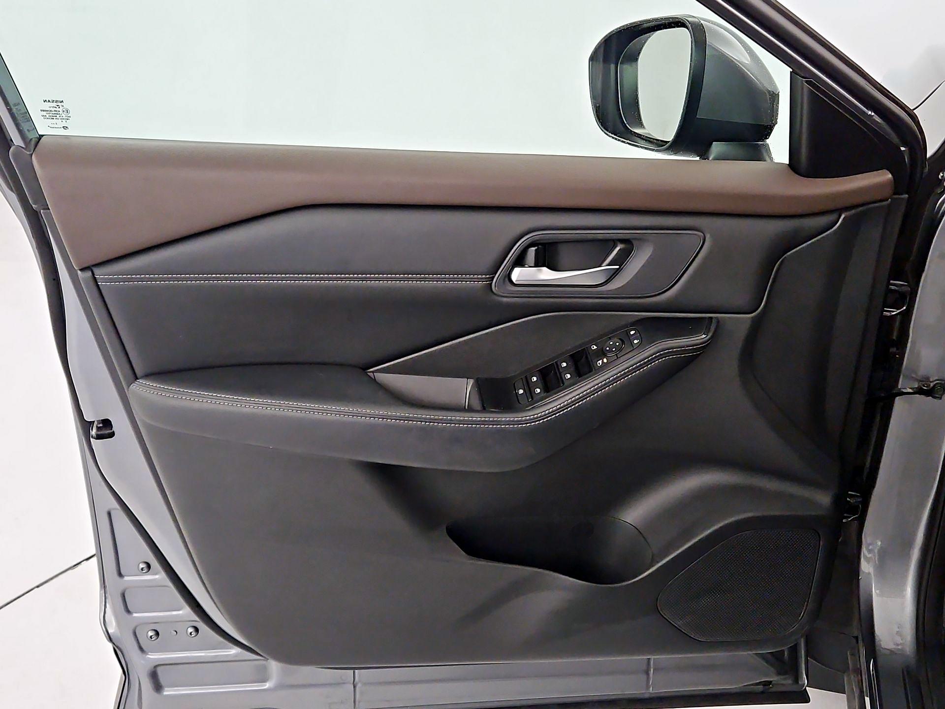 Thumbnail: 2023 Nissan Rogue - 12