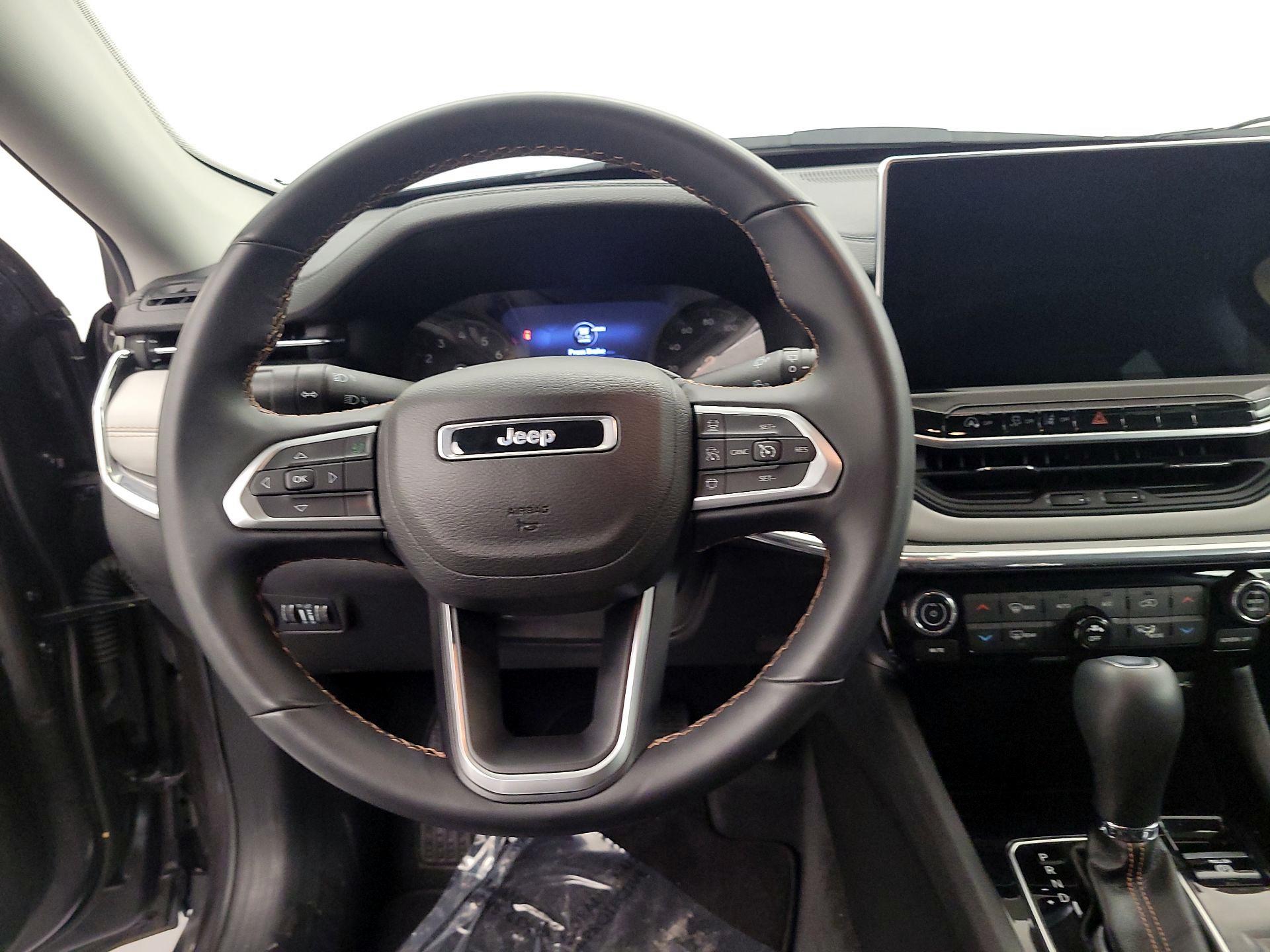 Thumbnail: 2022 Jeep Compass - 10