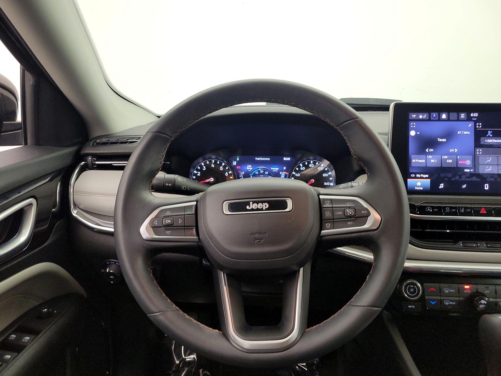 Thumbnail: 2022 Jeep Compass - 10