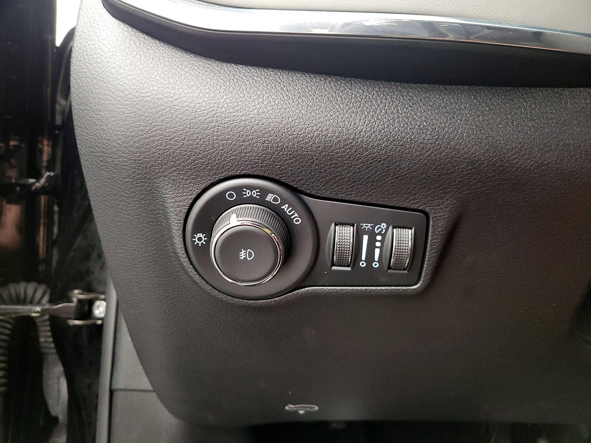 Thumbnail: 2022 Jeep Compass - 13