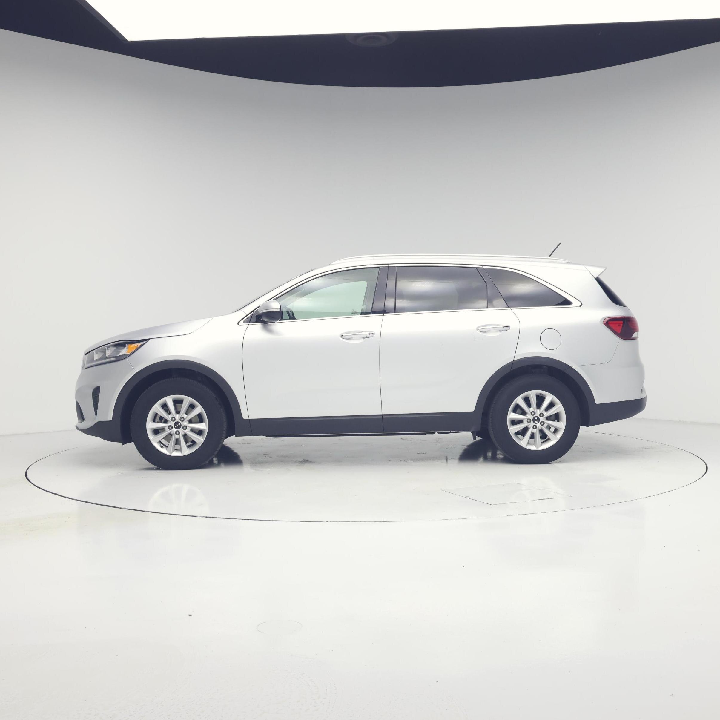 Thumbnail: 2020 Kia Sorento - 3