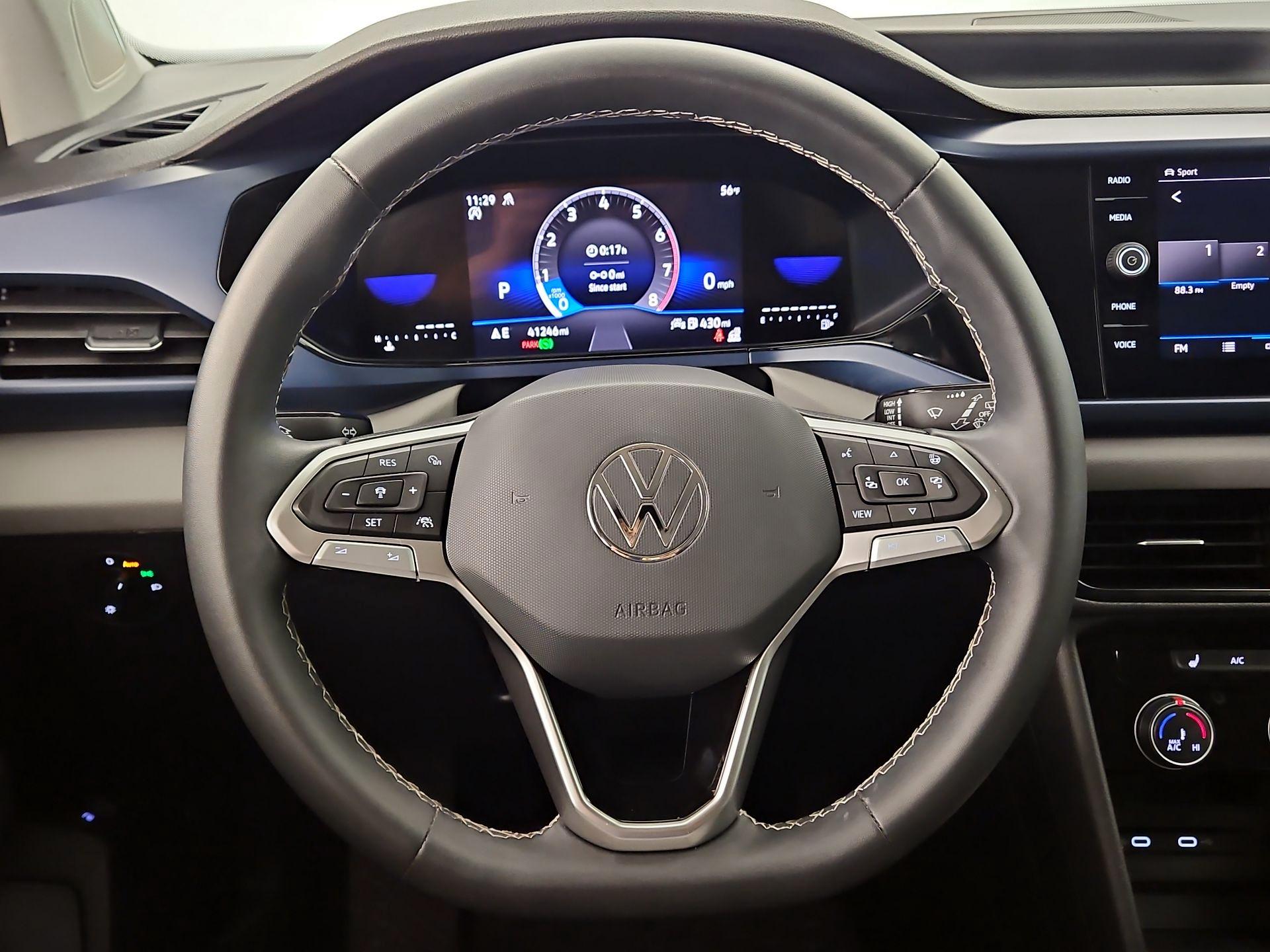Thumbnail: 2023 Volkswagen Taos - 10