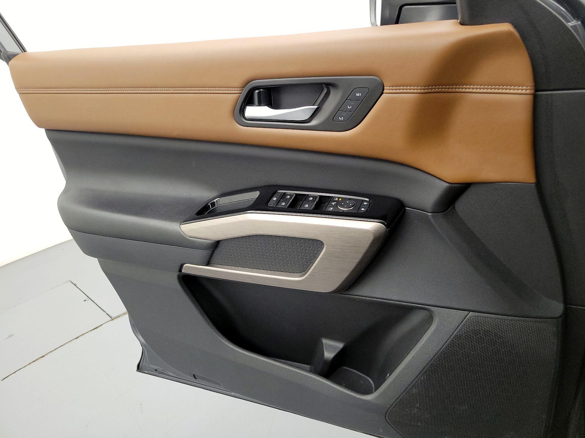 Thumbnail: 2023 Nissan Pathfinder - 12