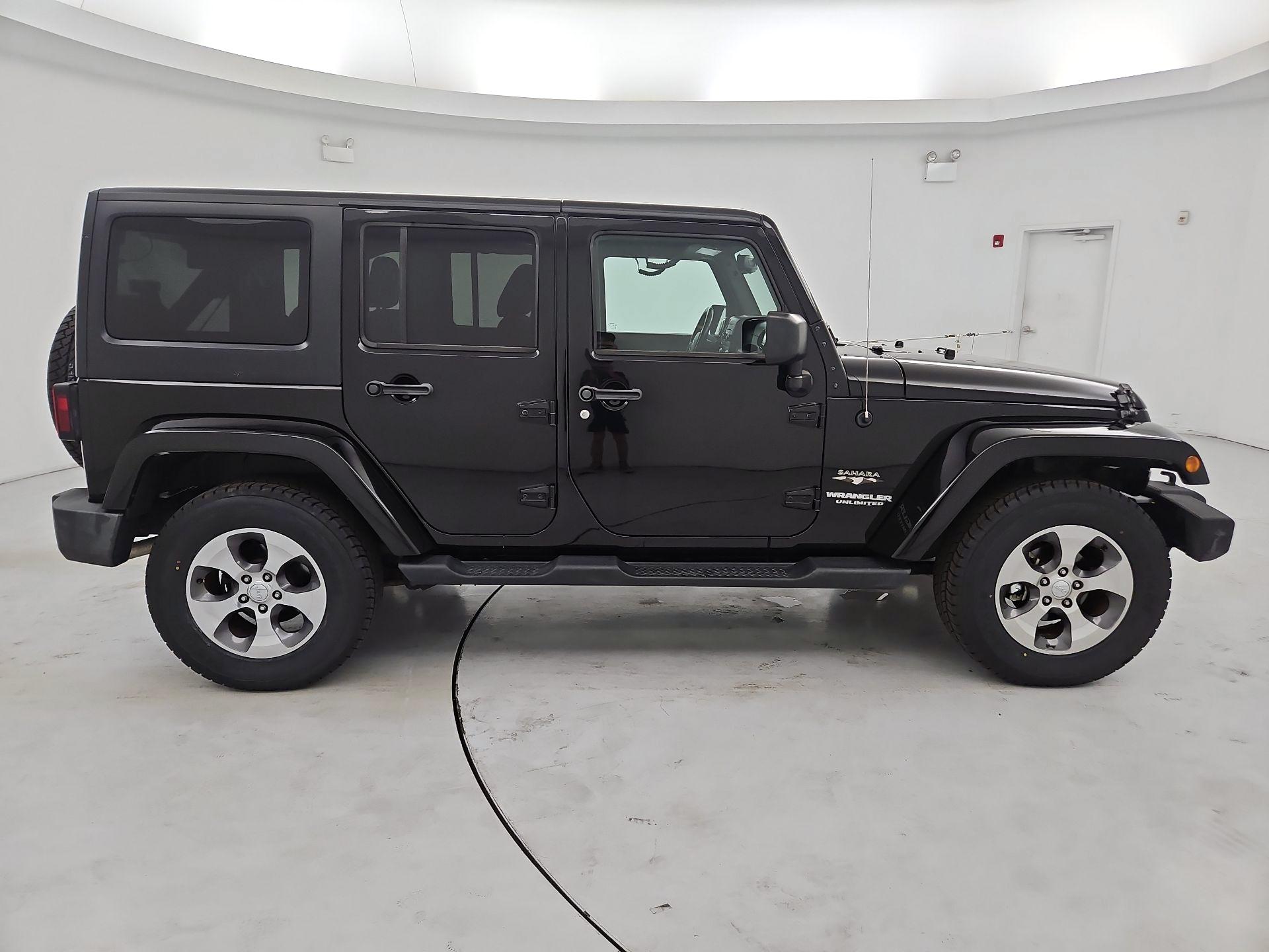 Thumbnail: 2017 Jeep Wrangler - 4