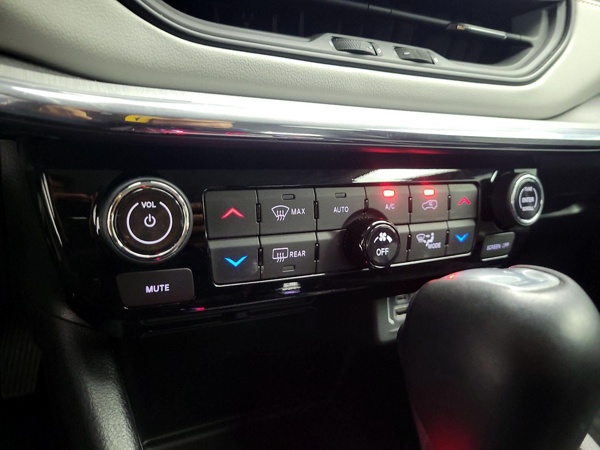 Thumbnail: 2022 Jeep Compass - 14