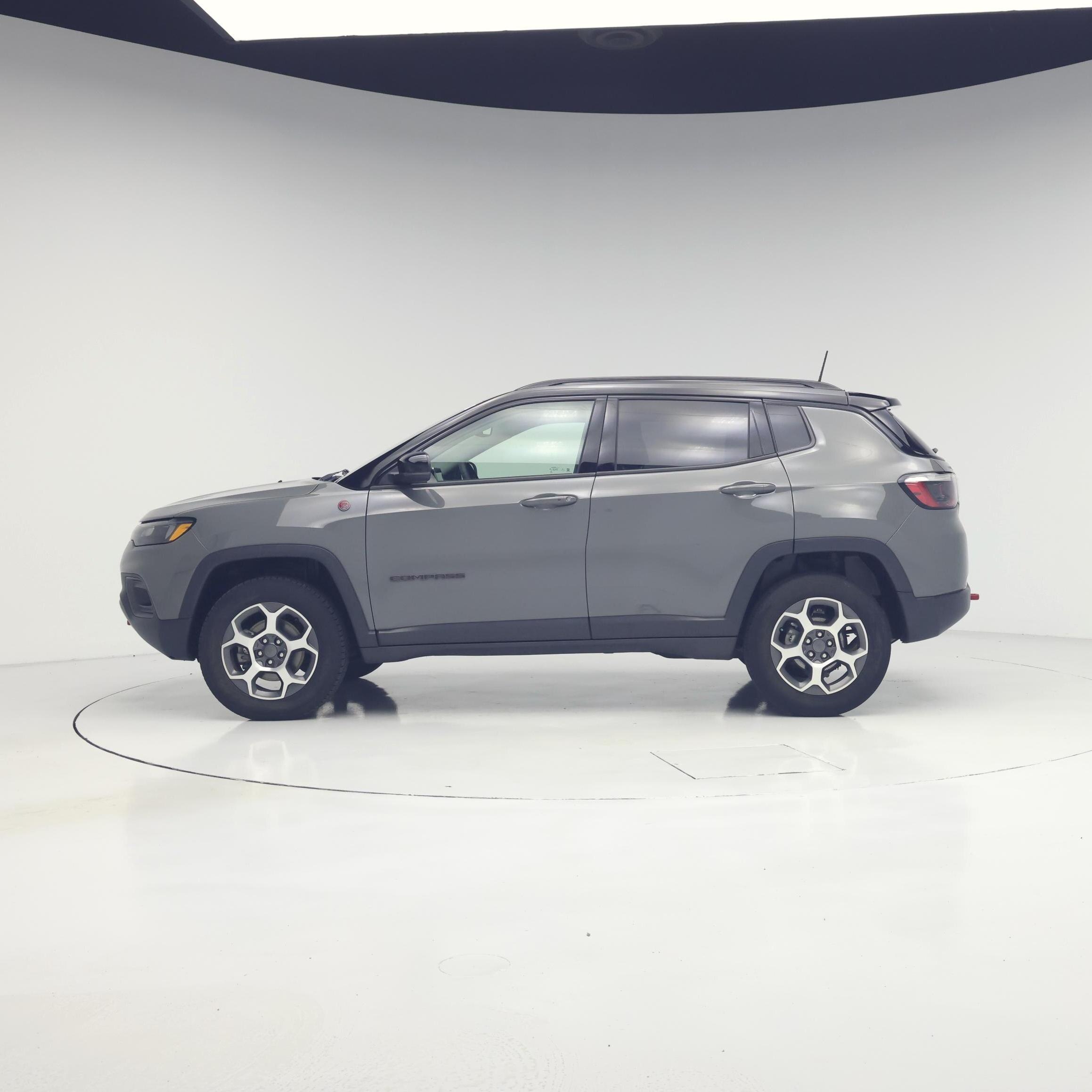 Thumbnail: 2022 Jeep Compass - 3