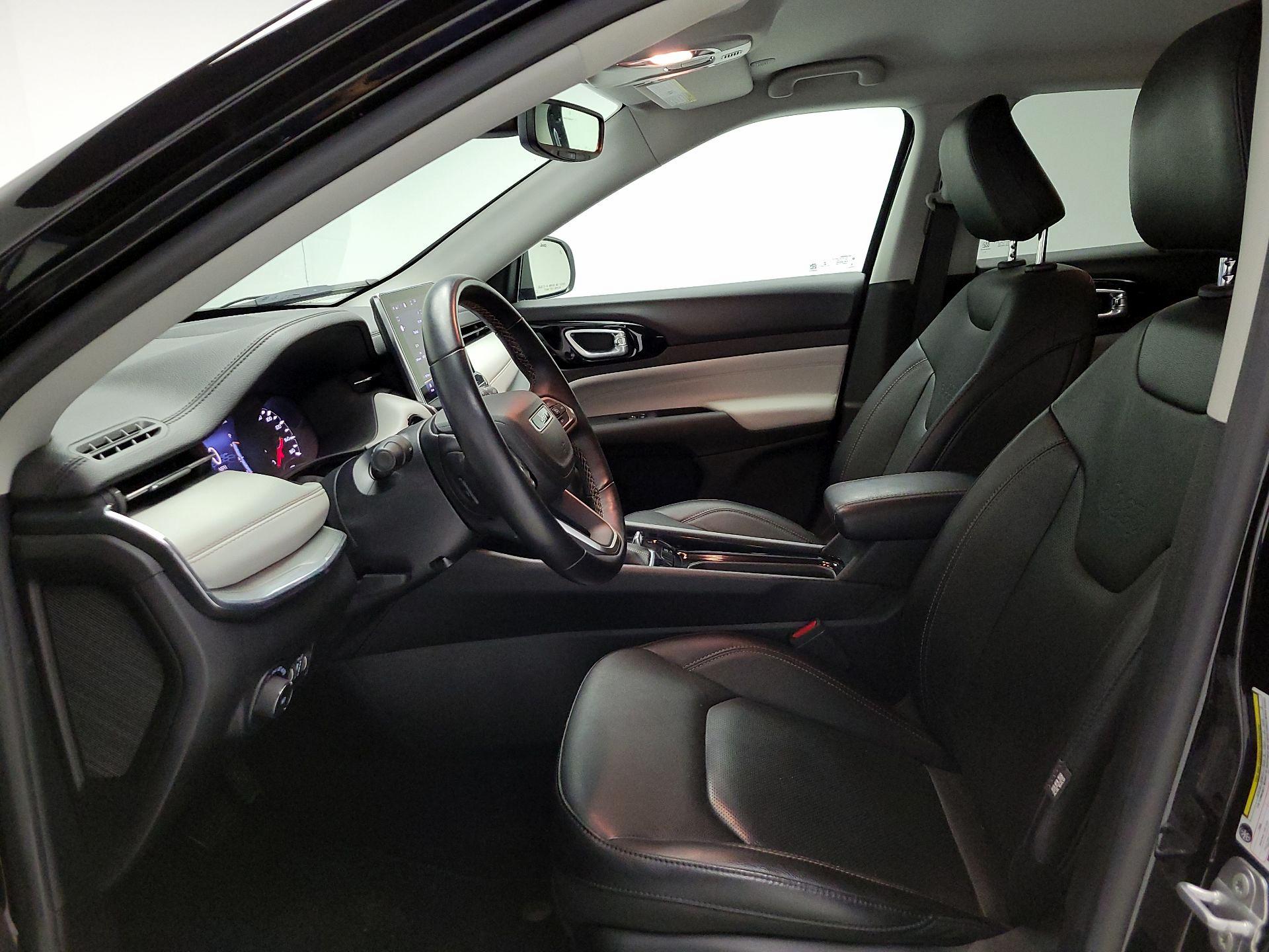 Thumbnail: 2022 Jeep Compass - 11
