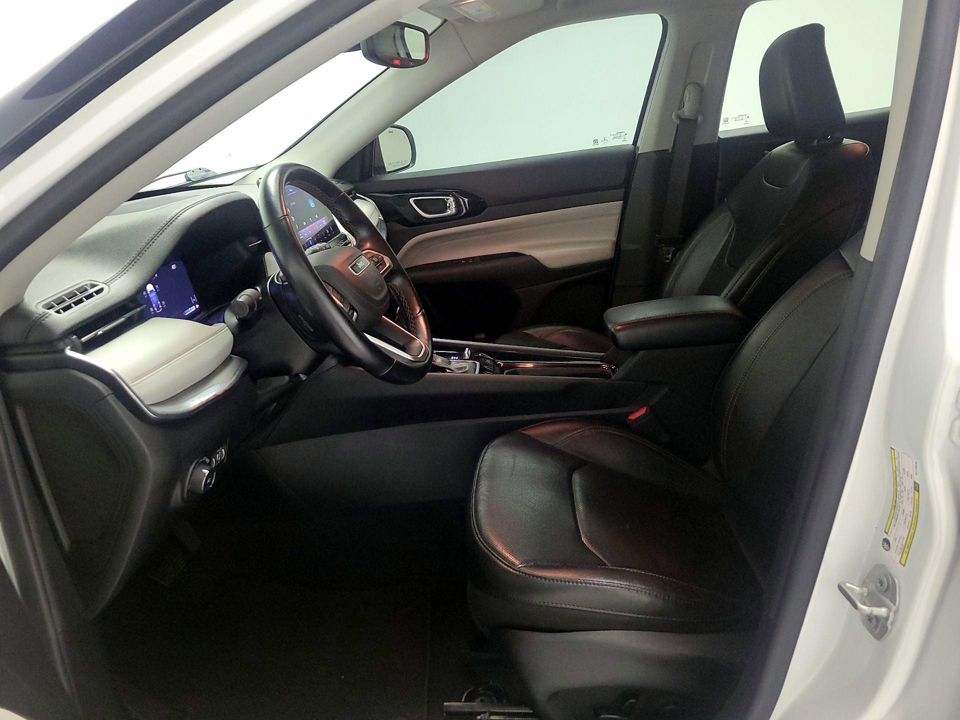 Thumbnail: 2022 Jeep Compass - 11