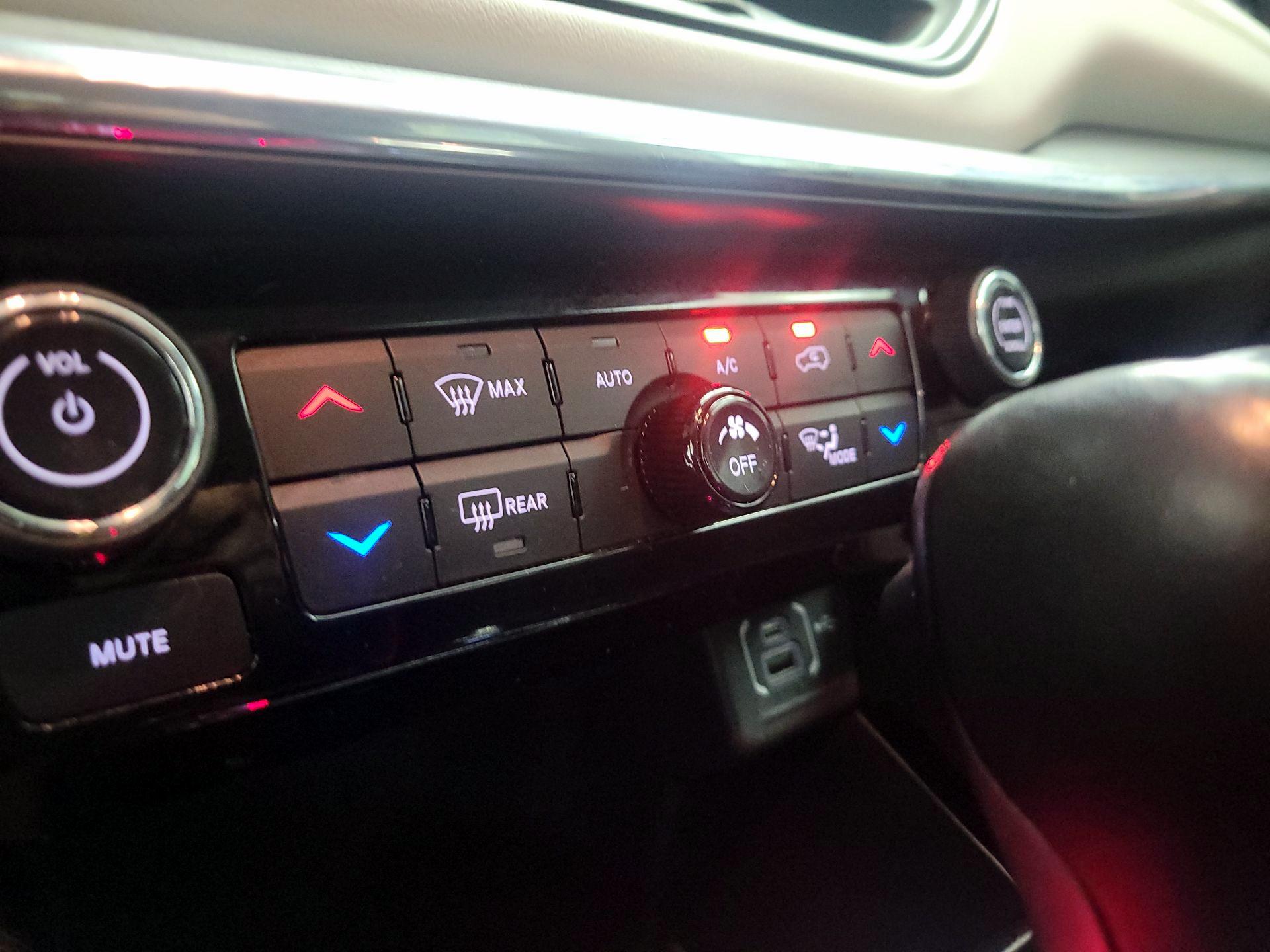 Thumbnail: 2022 Jeep Compass - 14