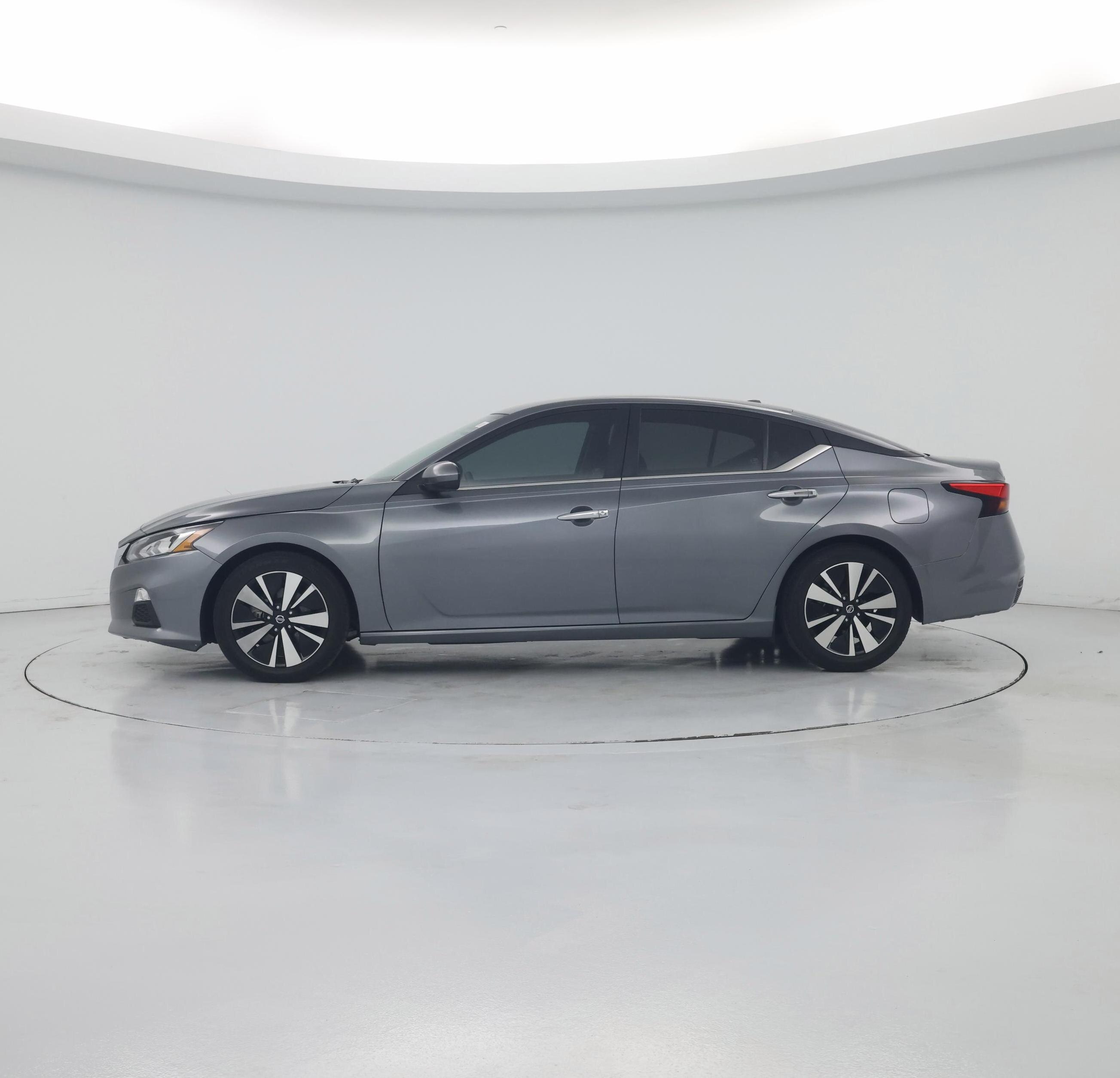 Thumbnail: 2021 Nissan Altima - 3