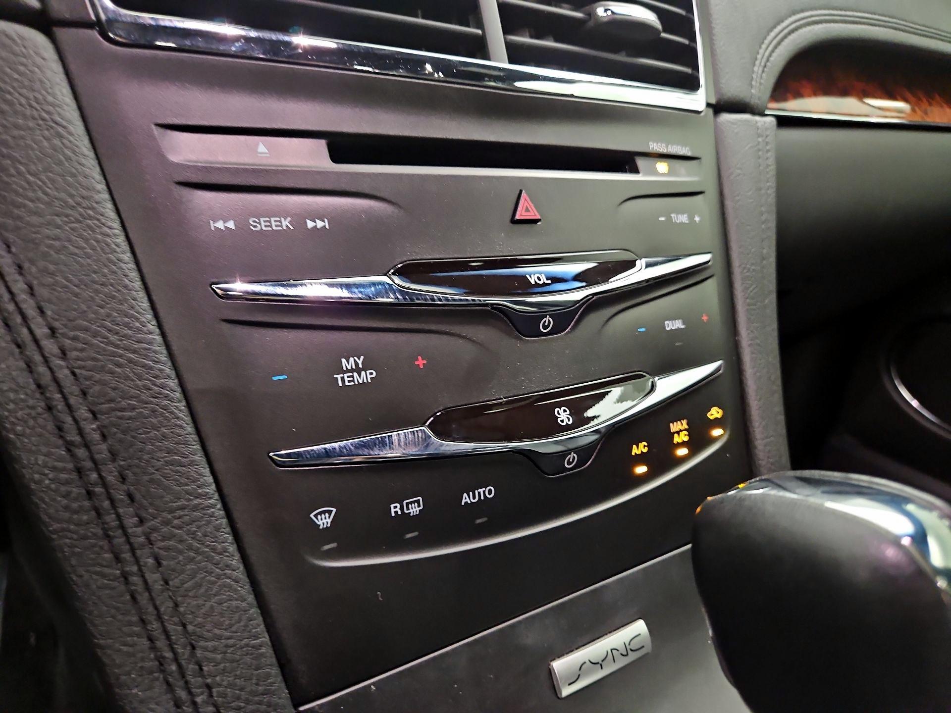 Thumbnail: 2019 Lincoln MKT - 15