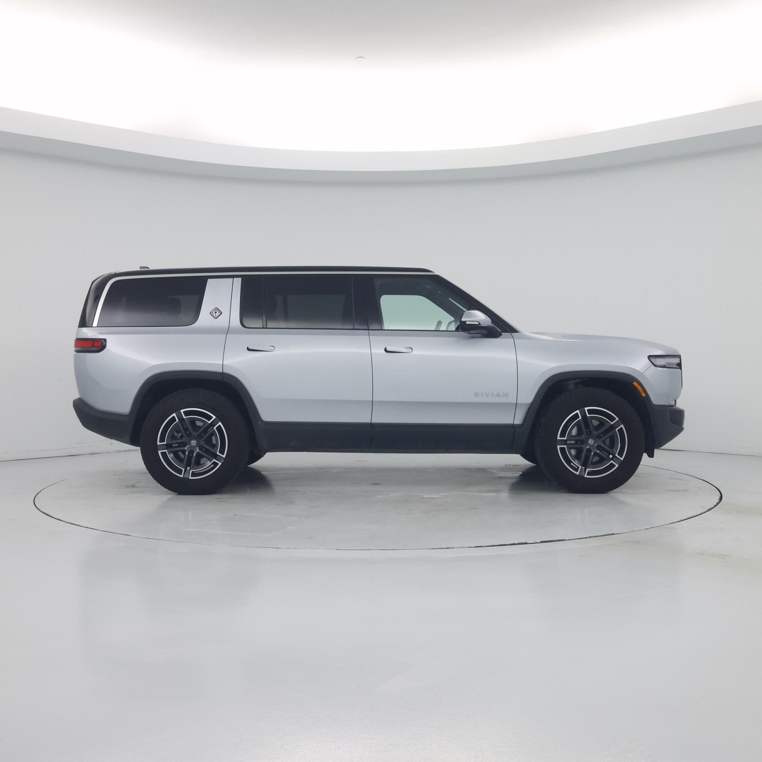 Thumbnail: 2026 Rivian R1S - 7